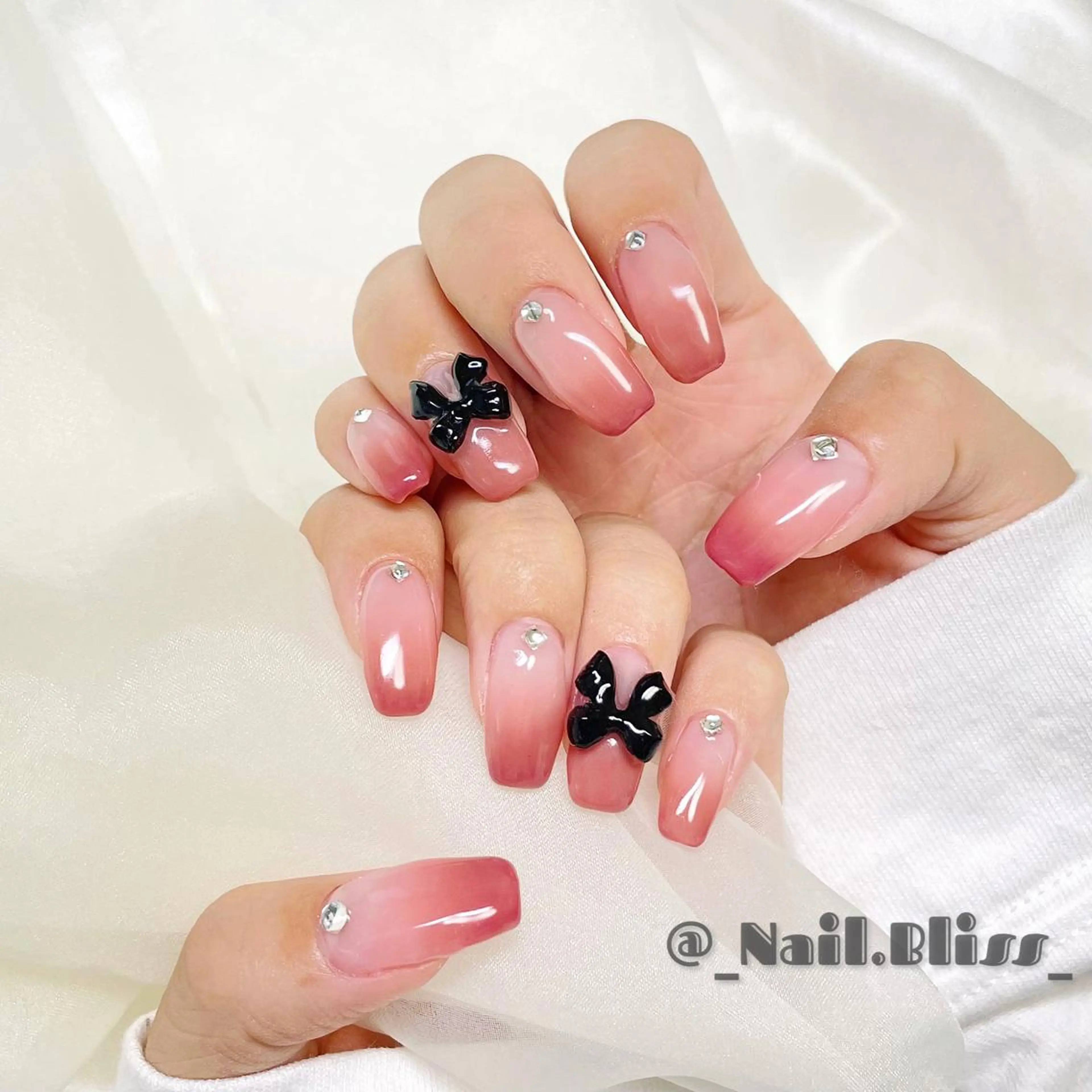 ネイル グラデーション リボン ハンドネイル NAIL BLISSのネイルデザイン