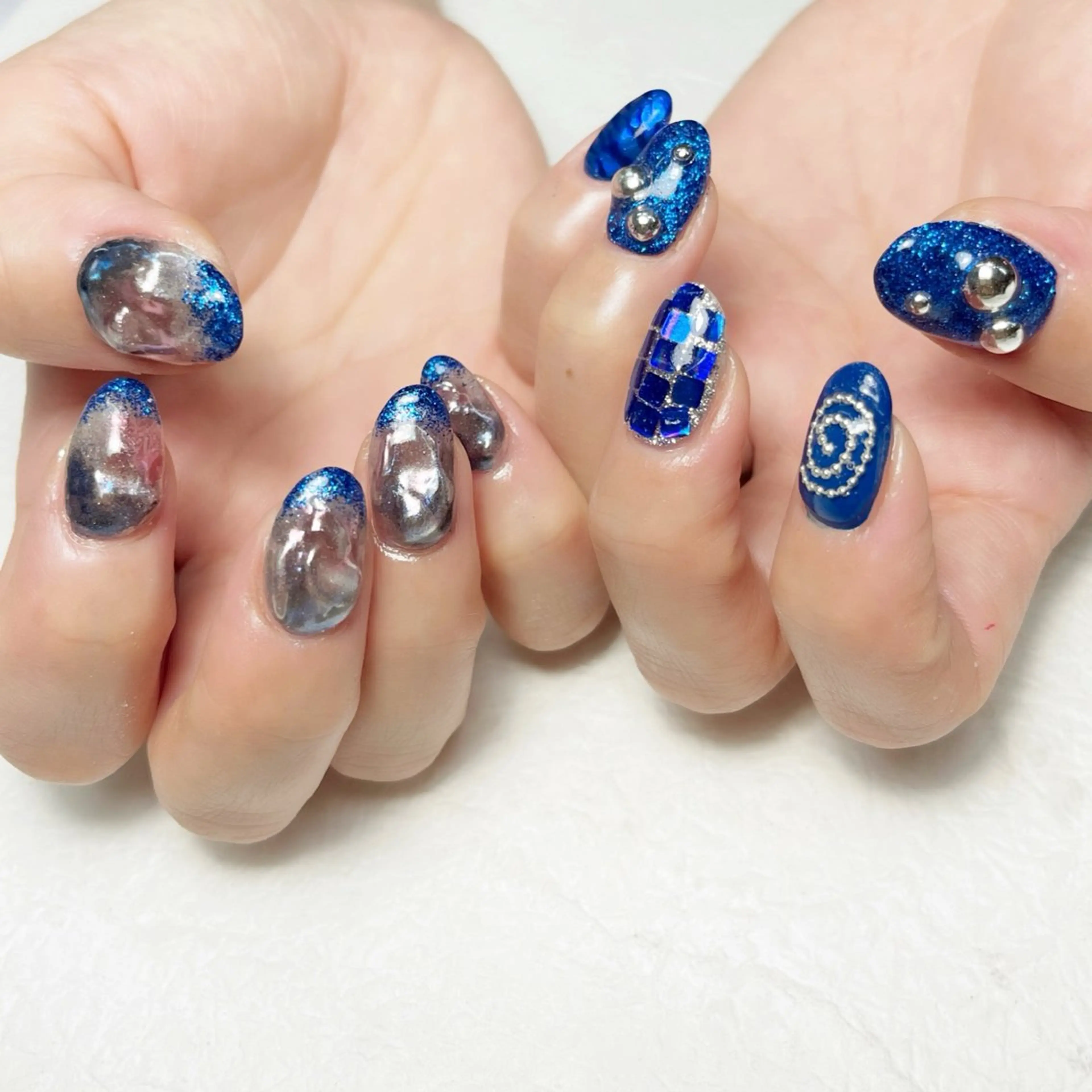 ネイル アートネイル ブルー フットネイル ジェルネイル キラキラネイル ハンドネイル Y nail なんば堀江店のネイルデザイン