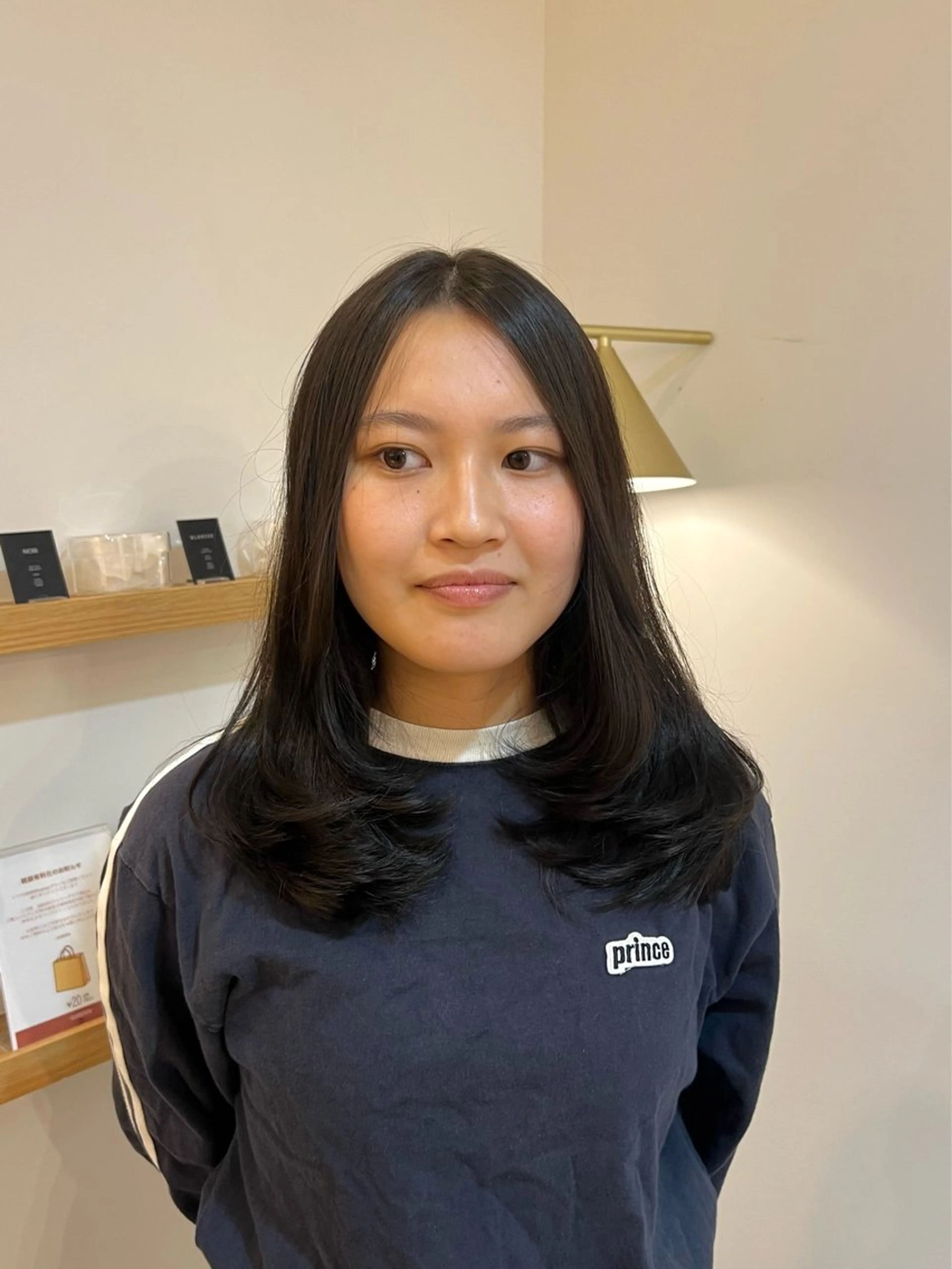 セミロング カラー ベージュカラー ブリーチ 透明感カラー ダブルカラー グレージュ ヘアカラー トリートメント 艶カラー/透明感 /ヒグチアオイのヘアスタイル