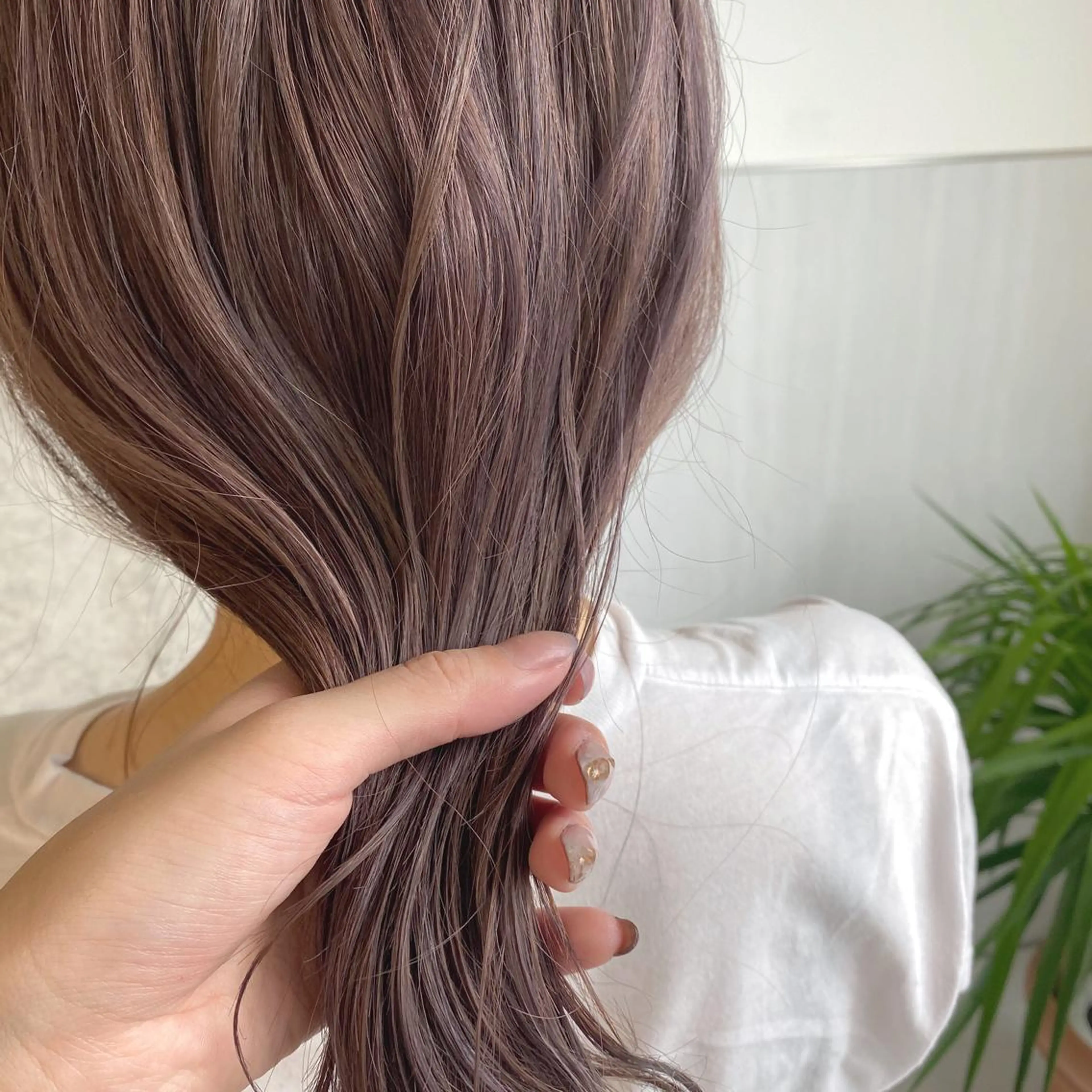 ロング カラー ベージュカラー ラベンダーカラー ラベンダーベージュ ナツミ/透明感カラー /酸性縮毛矯正のヘアスタイル