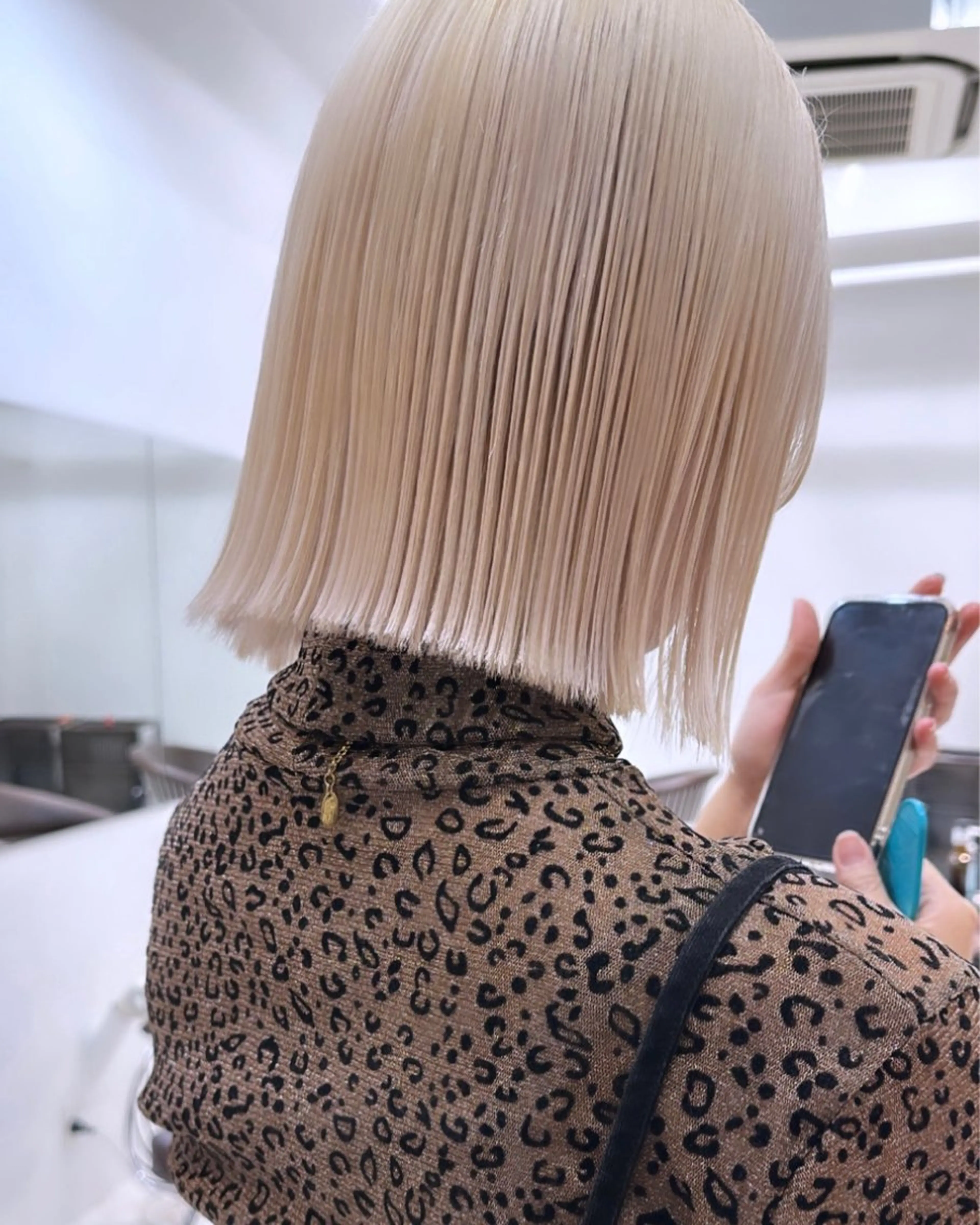 ショート カラー ササキカズマ〻透明感 〻色落ち〻赤み消しのヘアスタイル