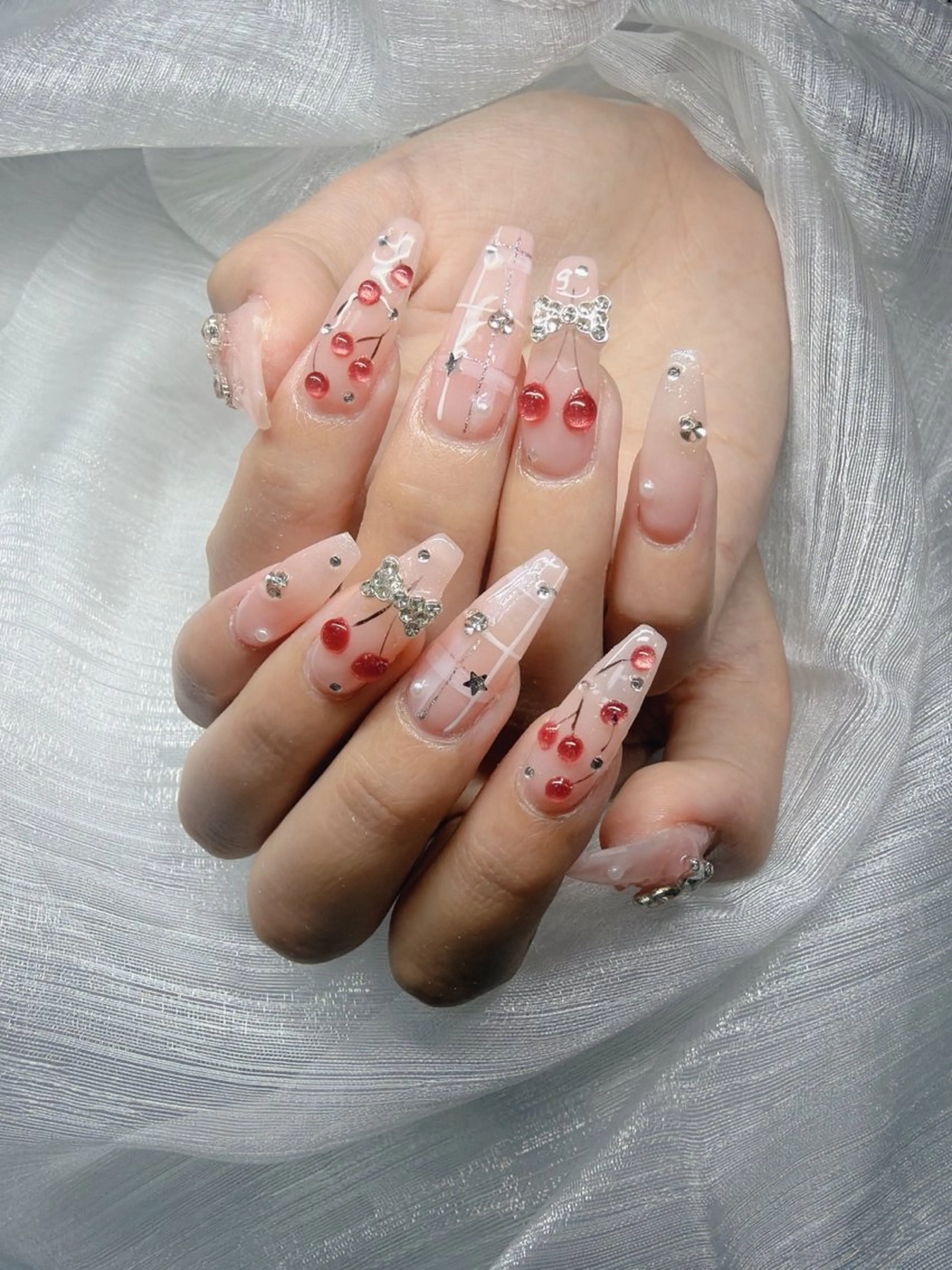 ネイル 長さ出し グラデーション 卒業式 キラキラネイル マグネットネイル ハンドネイル Lee Nailsのネイルデザイン