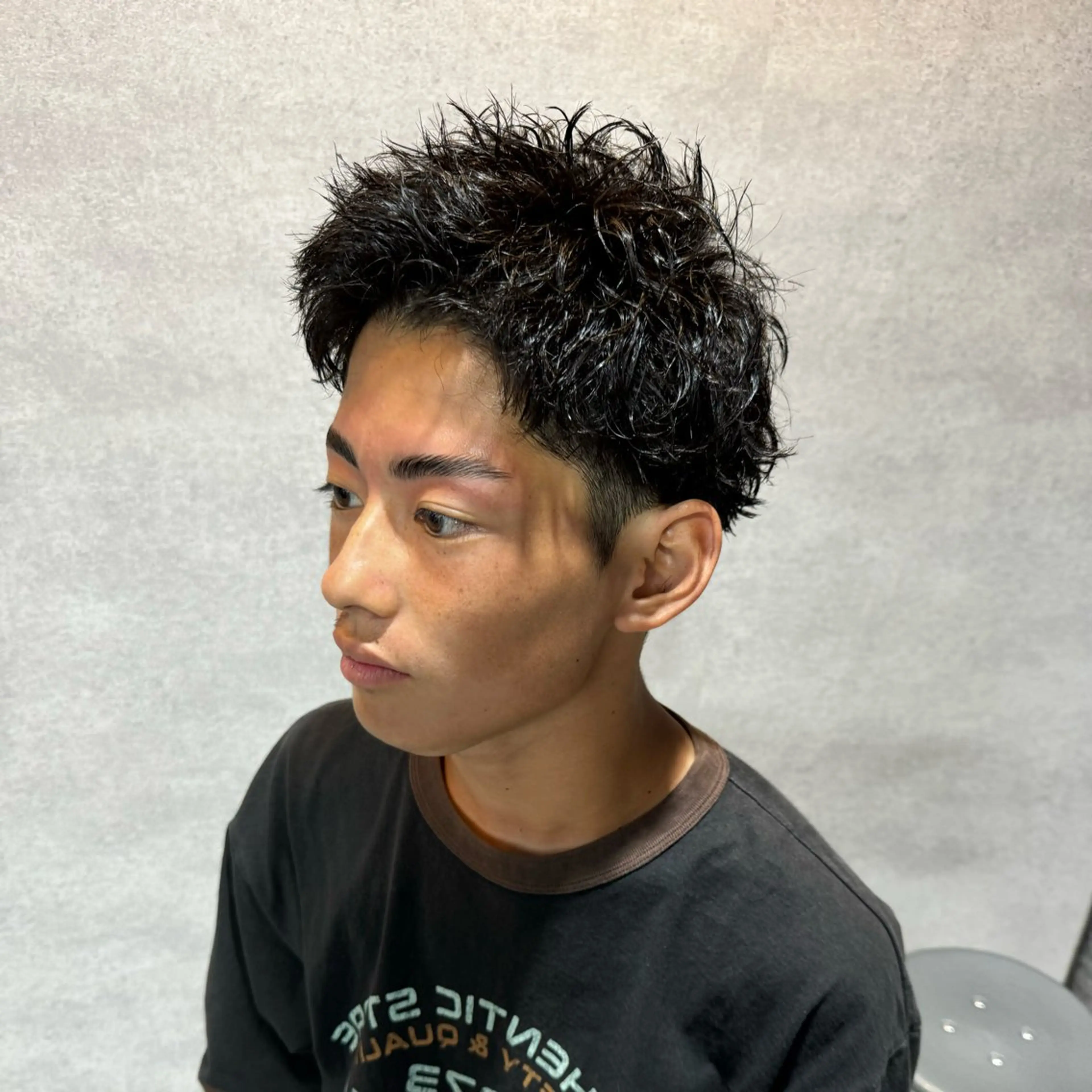 ショート カラー パーマ ヘアアレンジ メンズ センターパート メンズハイライト メンズメッシュ マッシュ メンズパーマ カット パーマ トリートメント ヘッドスパ ヘアセット 仕上がり満足度No. 1🔥BLUCK🔥のヘアスタイル