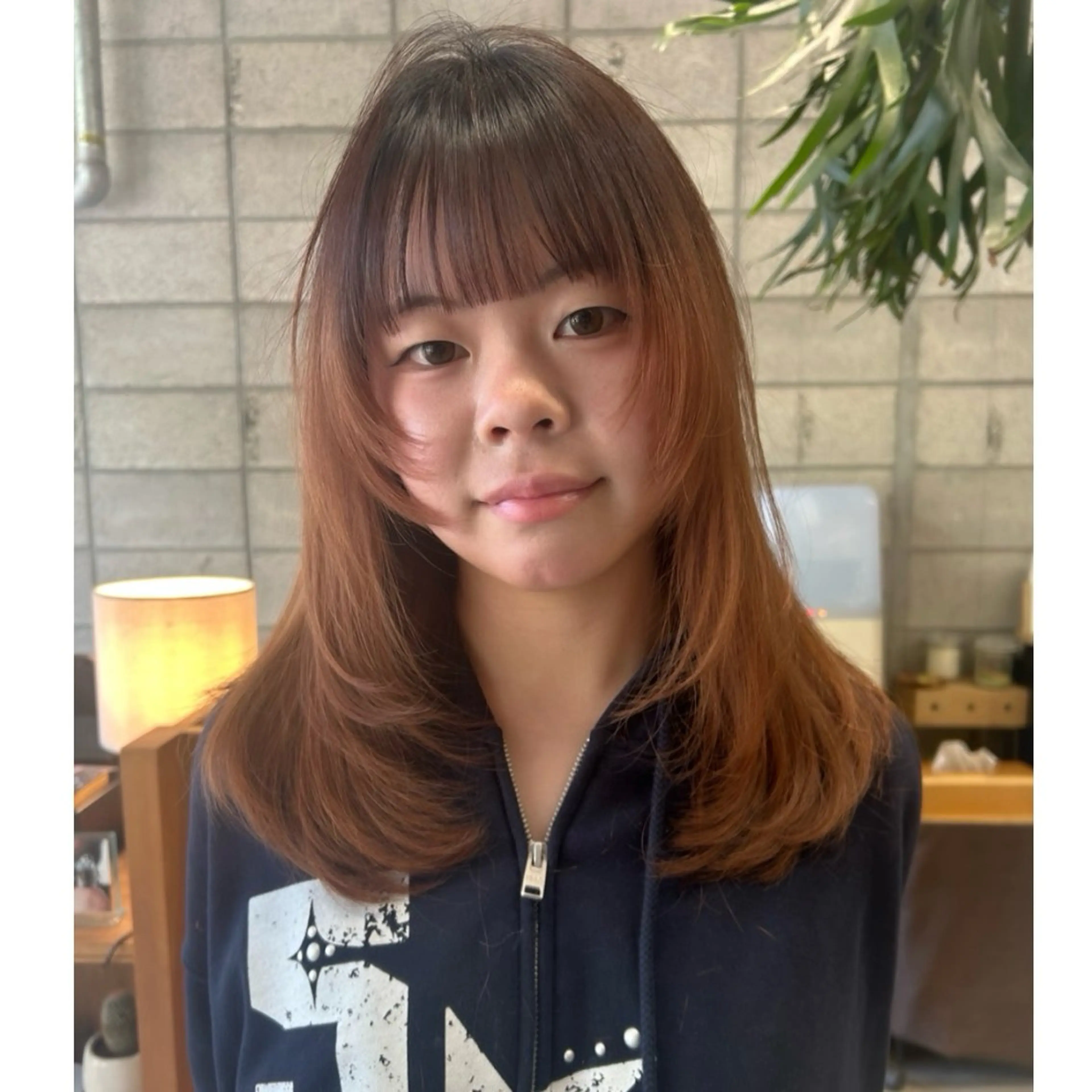 ミディアム カエデ🐬 カットカラーモデルのヘアスタイル