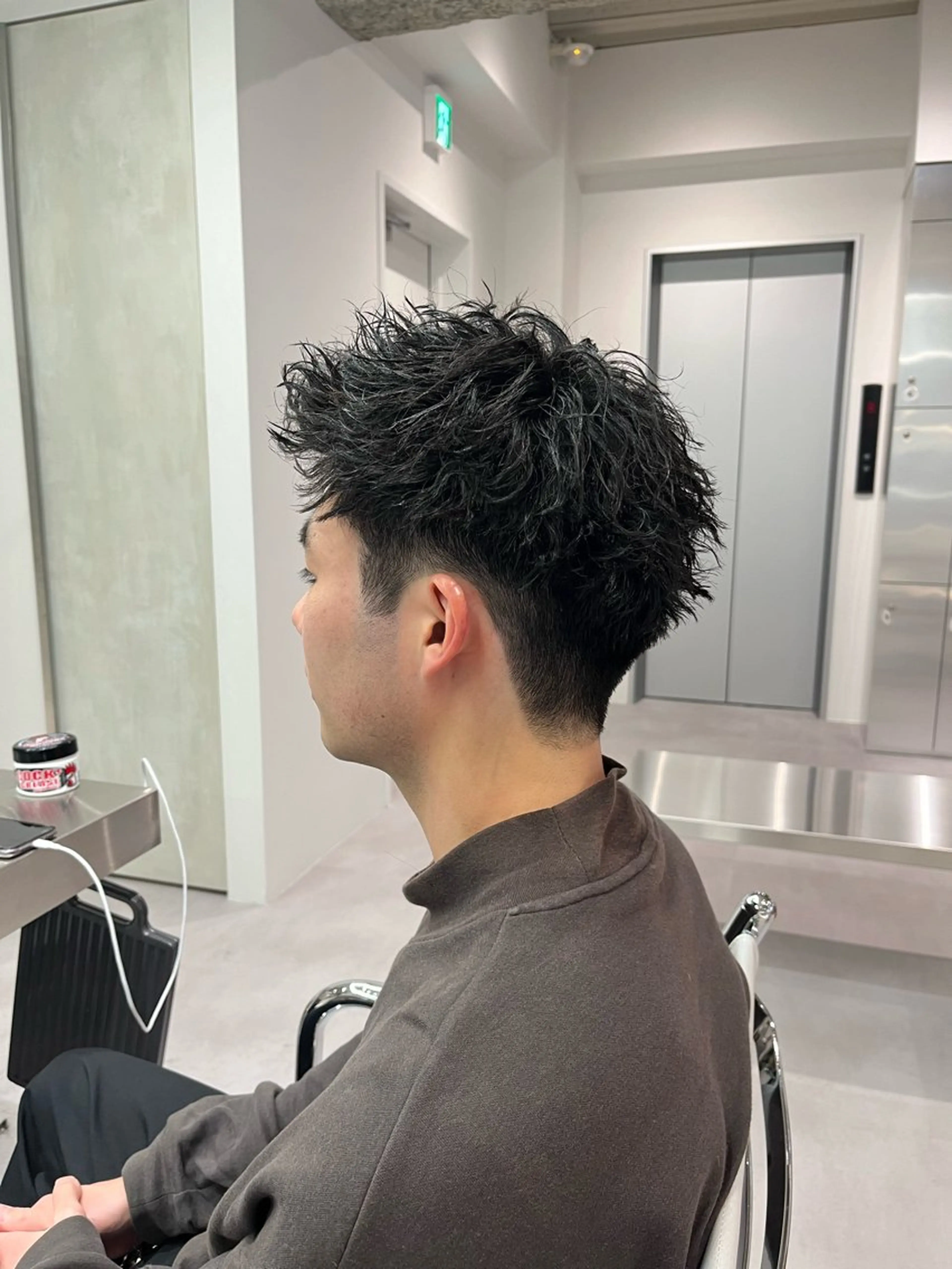 ショート パーマ メンズ ⚡メンズパーマフ ェードカットTomyのヘアスタイル