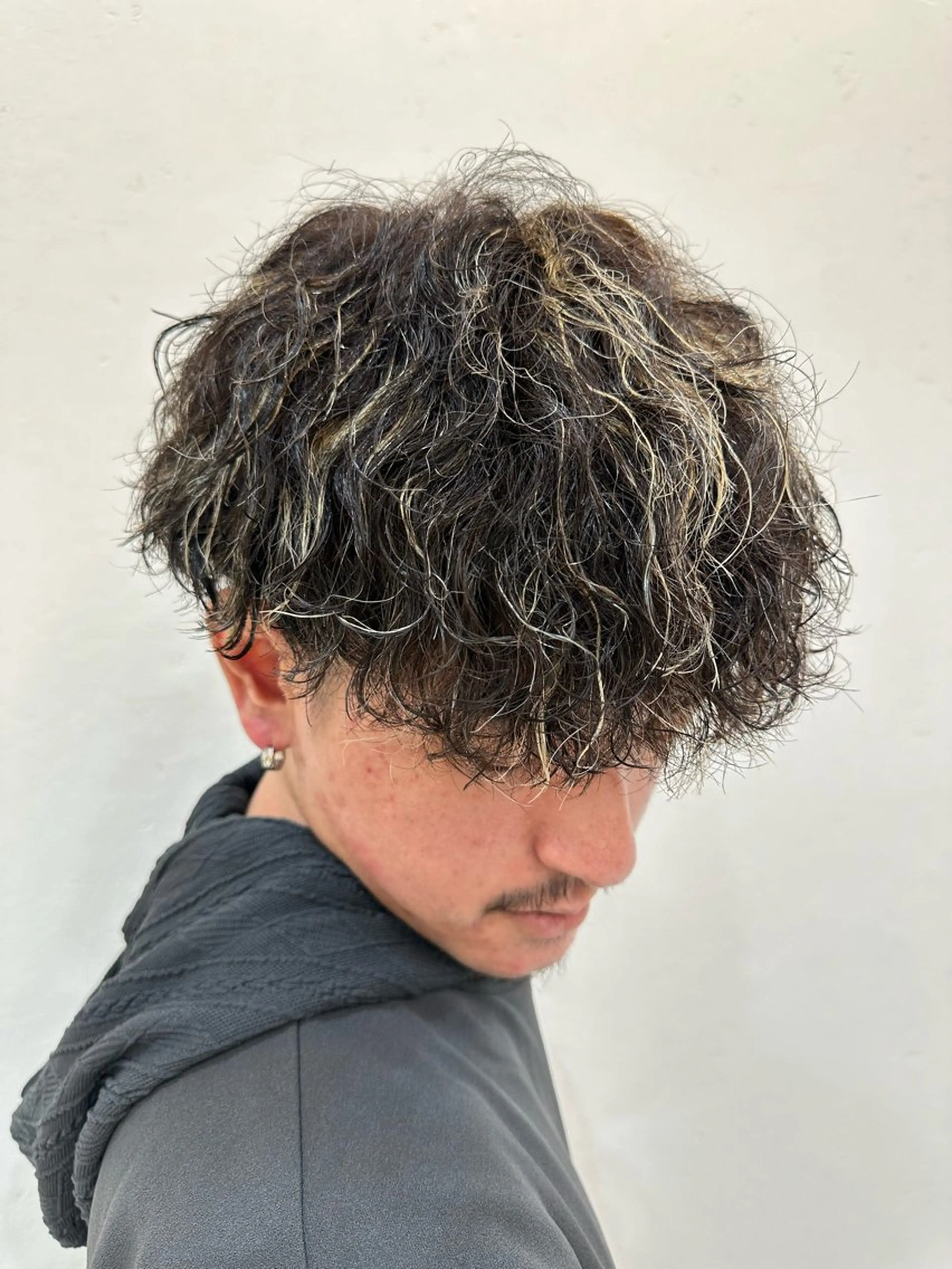 メンズ メンズブリーチ メンズハイトーン メンズパーマ 白髪ぼかし/メッシュ ハイライト/ゆうとのヘアスタイル