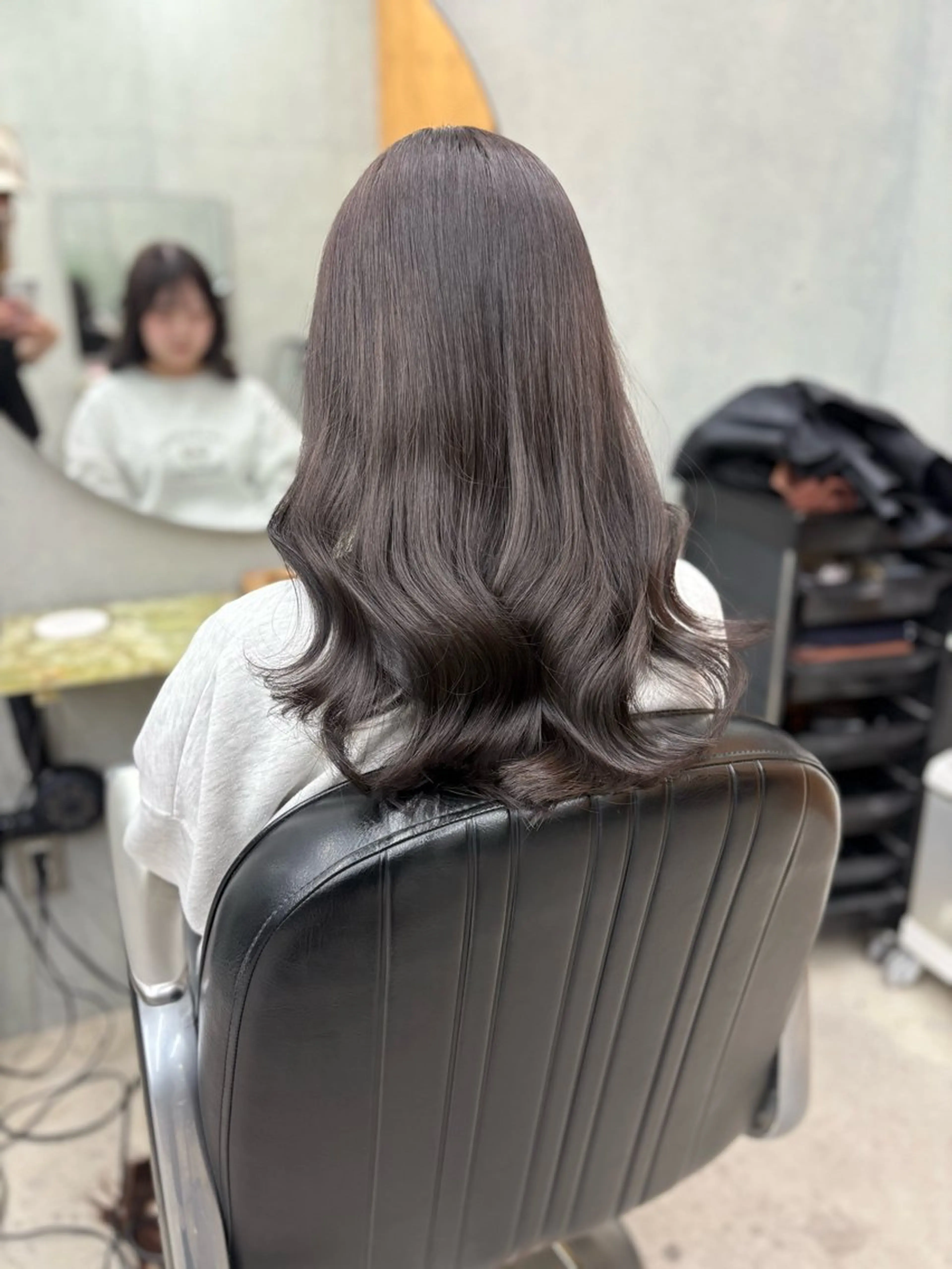 セミロング カラー グレージュ レイヤーカット カット ヘアカラー トリートメント 暖色/ブラウン/ 透明感/ゆうかのヘアスタイル