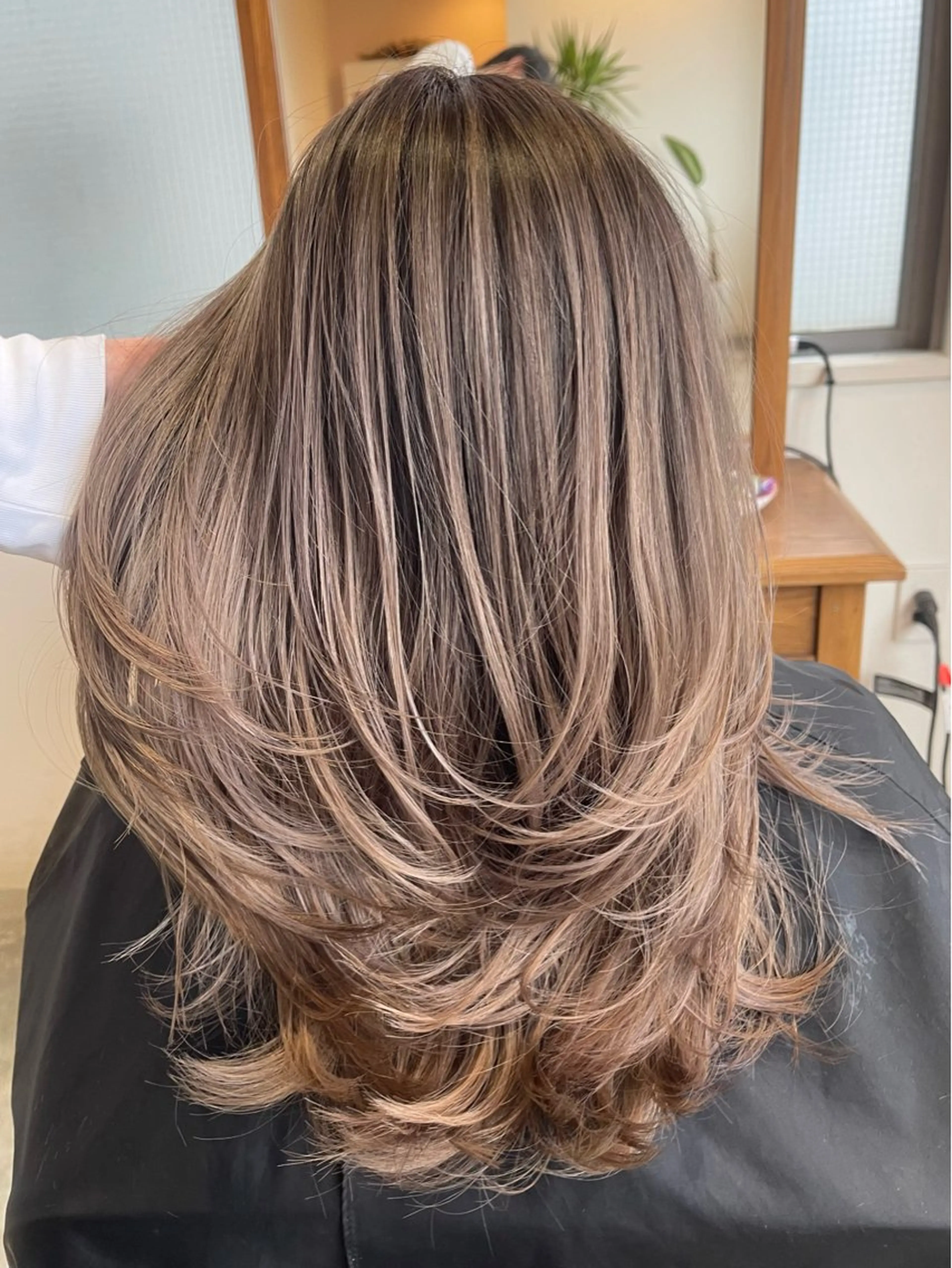 ミディアム カラー カット ヘアカラー トリートメント 海外レイヤー/ レイヤーカット/和田のヘアスタイル