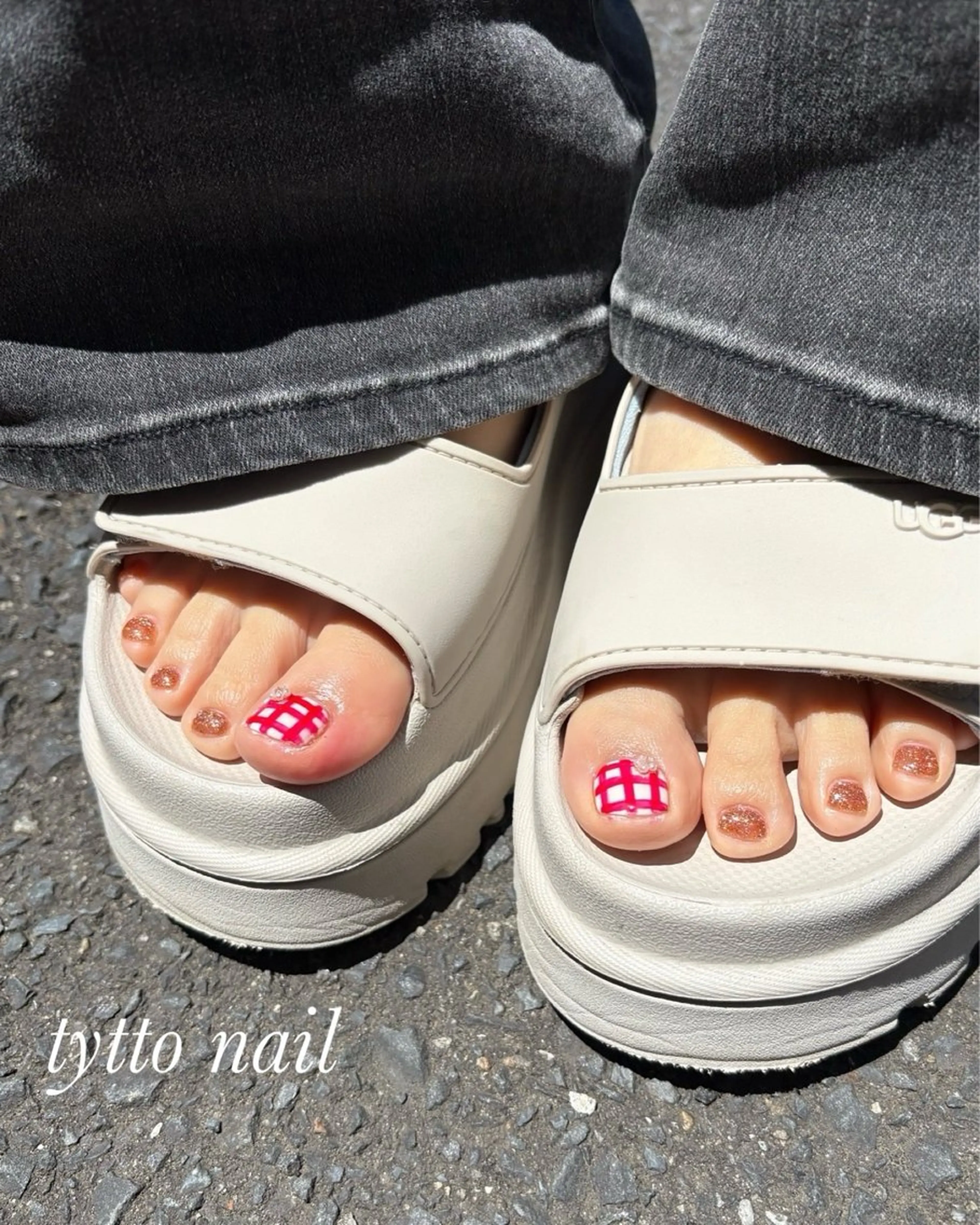 ネイル ブルー フラワーネイル フットネイル オフィスネイル ワンカラーネイル フットネイル tytto nail ❤︎‪‪eri‪‪のネイルデザイン