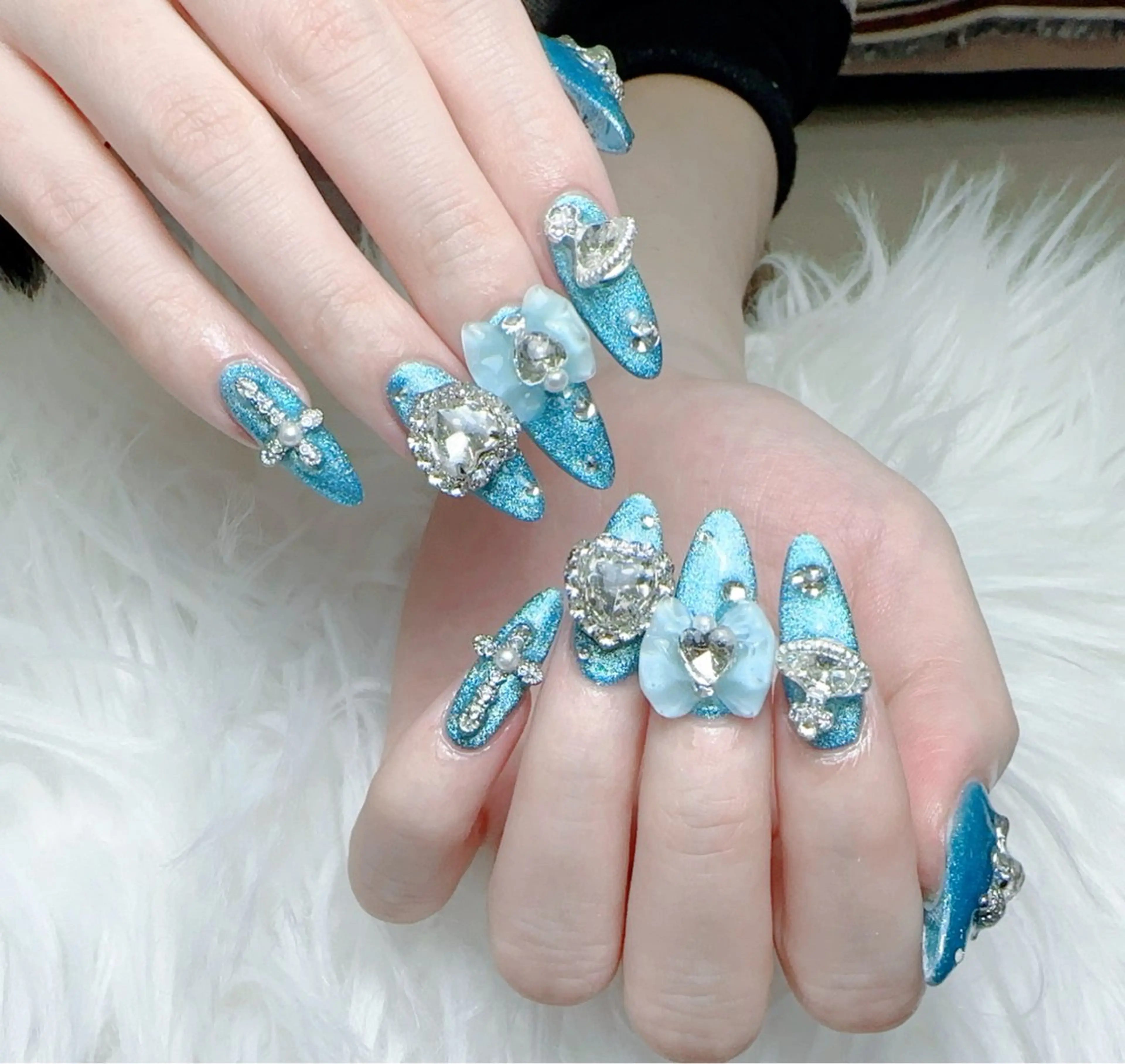 ネイル アートネイル 韓国ネイル 水色 ロングネイル マグネットネイル ハンドネイル ハンドケア NailDemure 【銀座店】のネイルデザイン