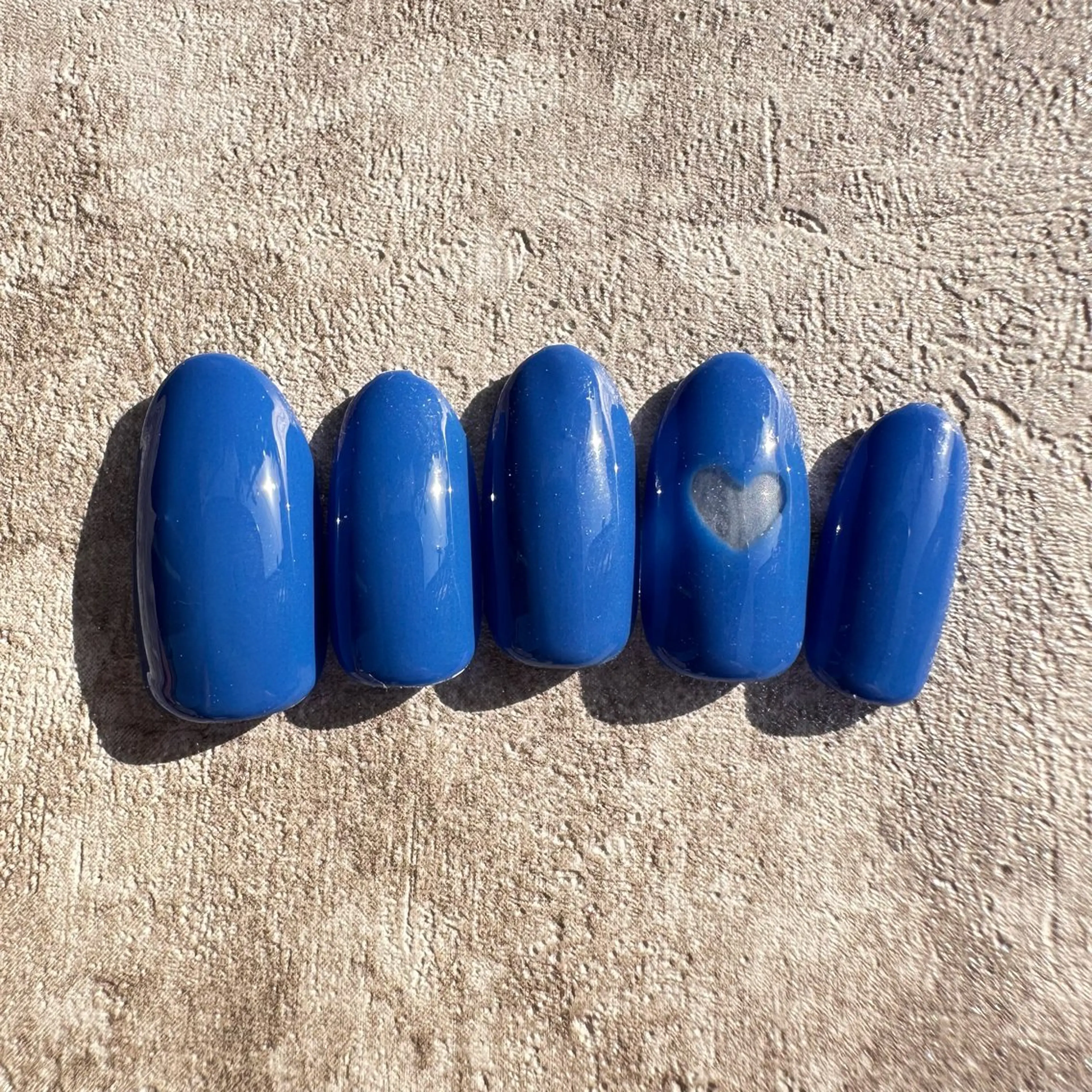 ネイル ブルー クリアネイル ハート シンプルネイル ハンドネイル ハンドケア 🫧RaLa ⭐︎AYAKA🫧のネイルデザイン