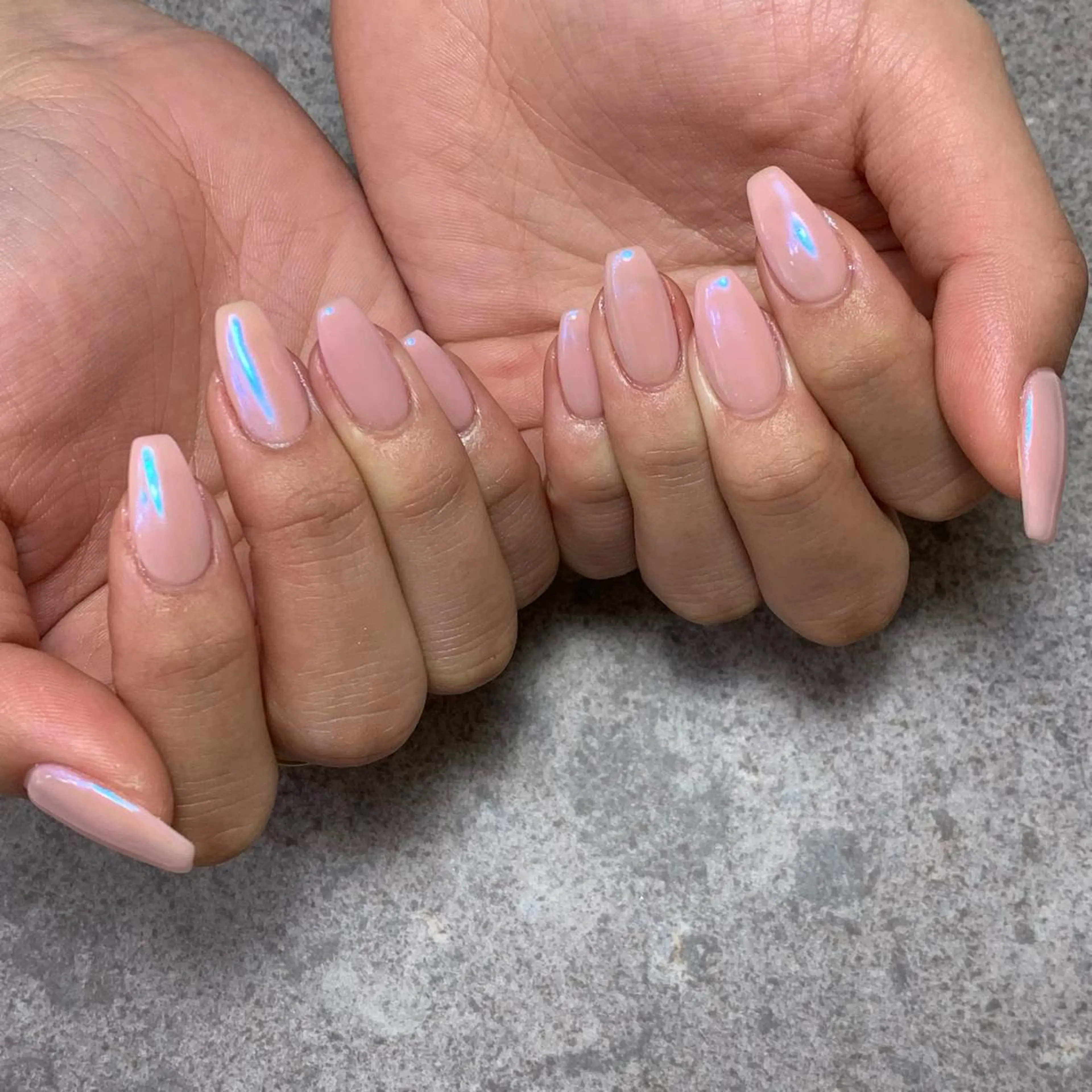 ロング ネイル オーロラネイル ブルー ピンク ハンドネイル 近藤 穂乃果のネイルデザイン