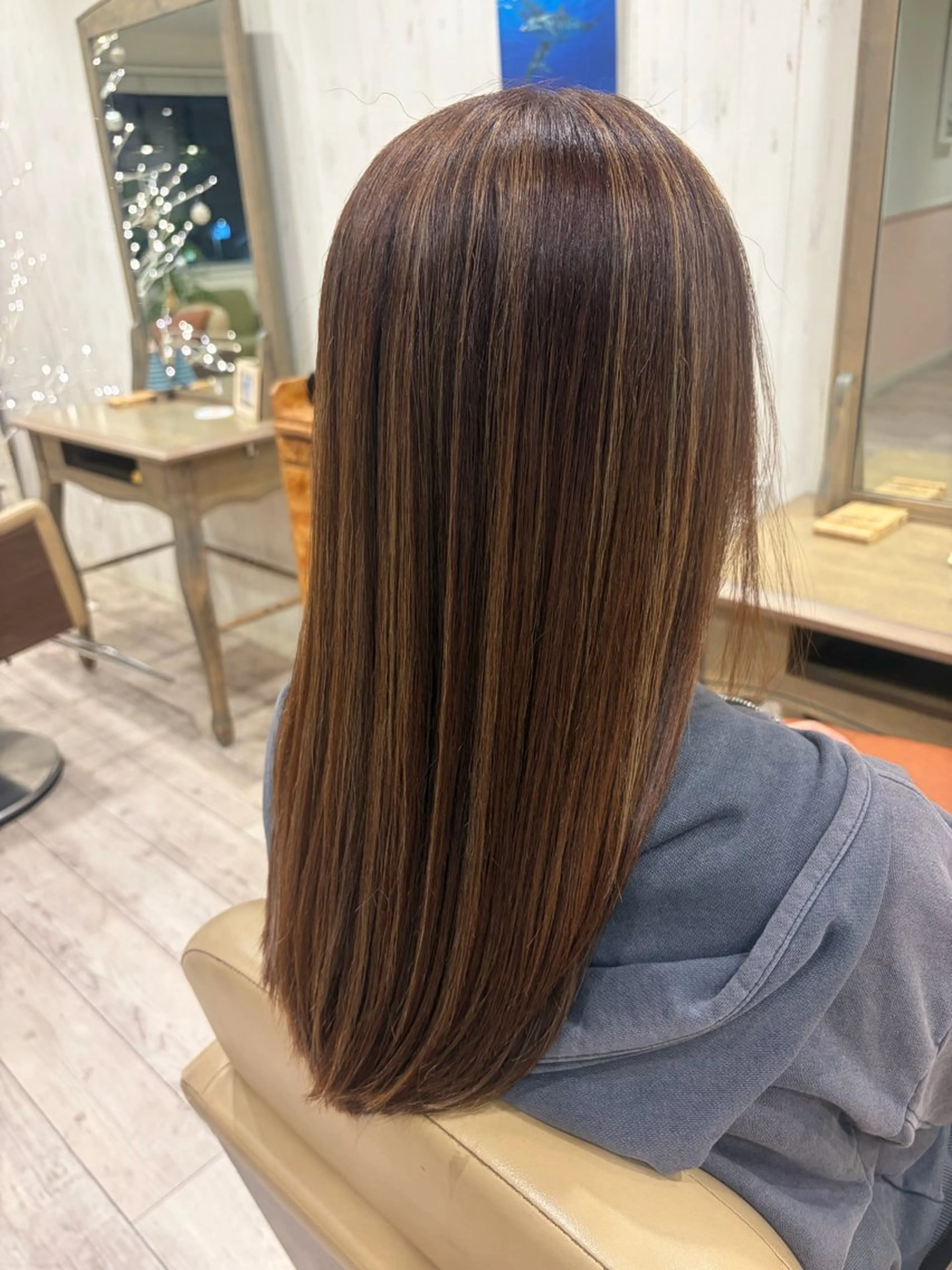 ロング カラー ハイライトカラー ハイライト あだち まおのヘアスタイル
