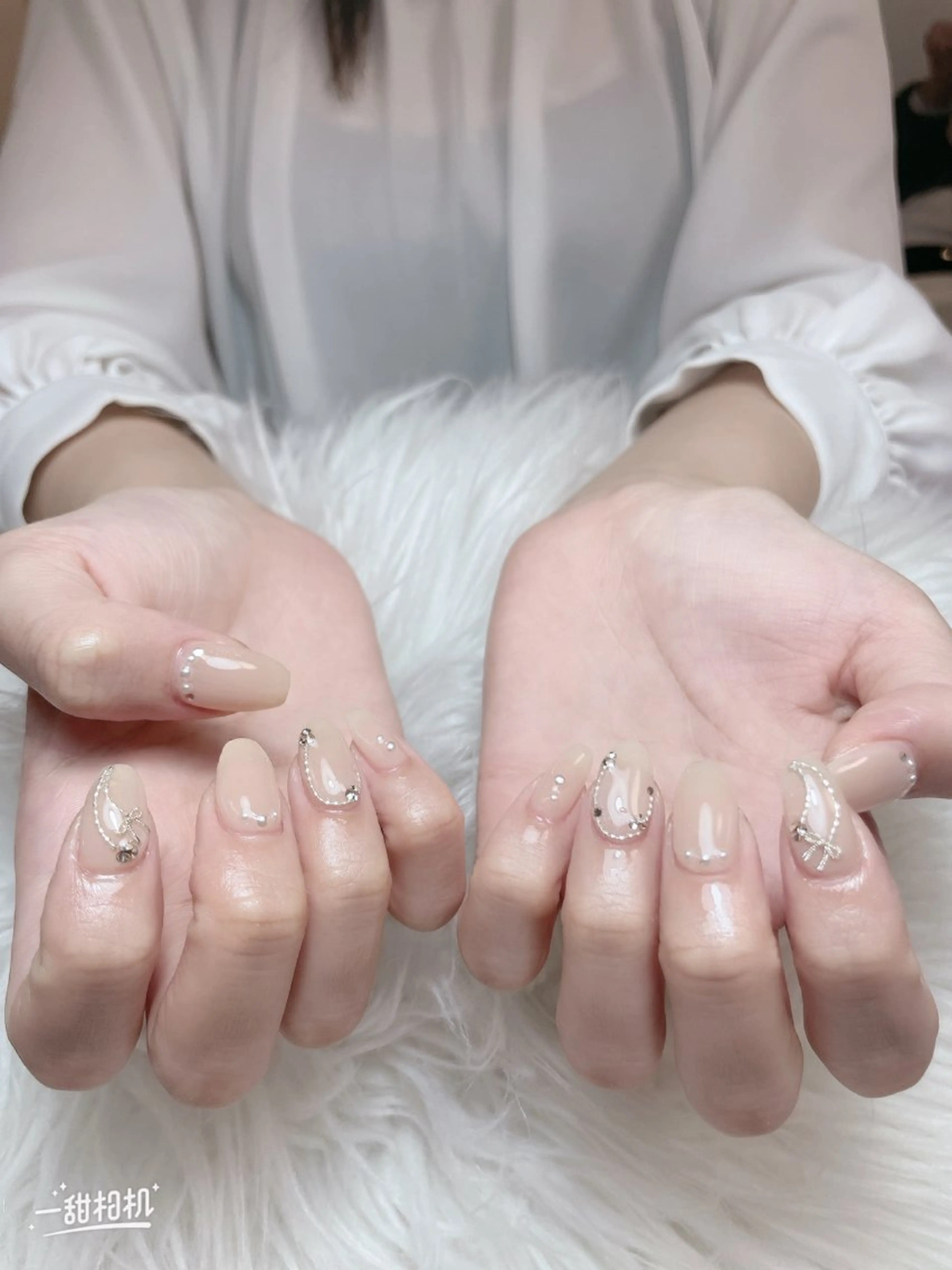 ネイル チークネイル 長さ出し フレンチネイル キラキラネイル ラメ(グリッター) ハンドネイル viet phe所属・Vp ネイルのネイルデザイン