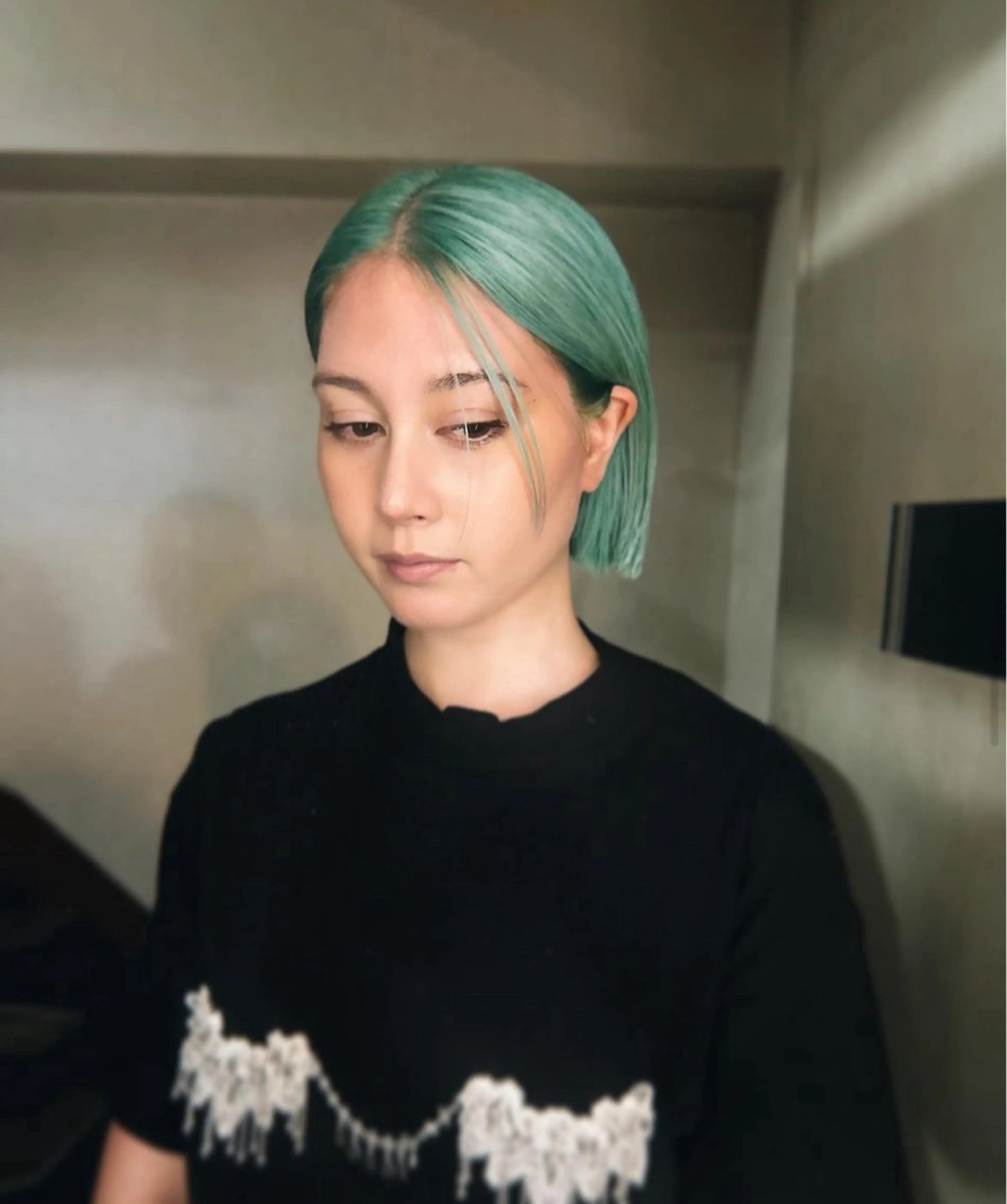 ショート カラー ヘアカラー トリートメント 楪 yuzuriha所属・Saaya/レイヤー /ブリーチ/ブロンドのヘアスタイル