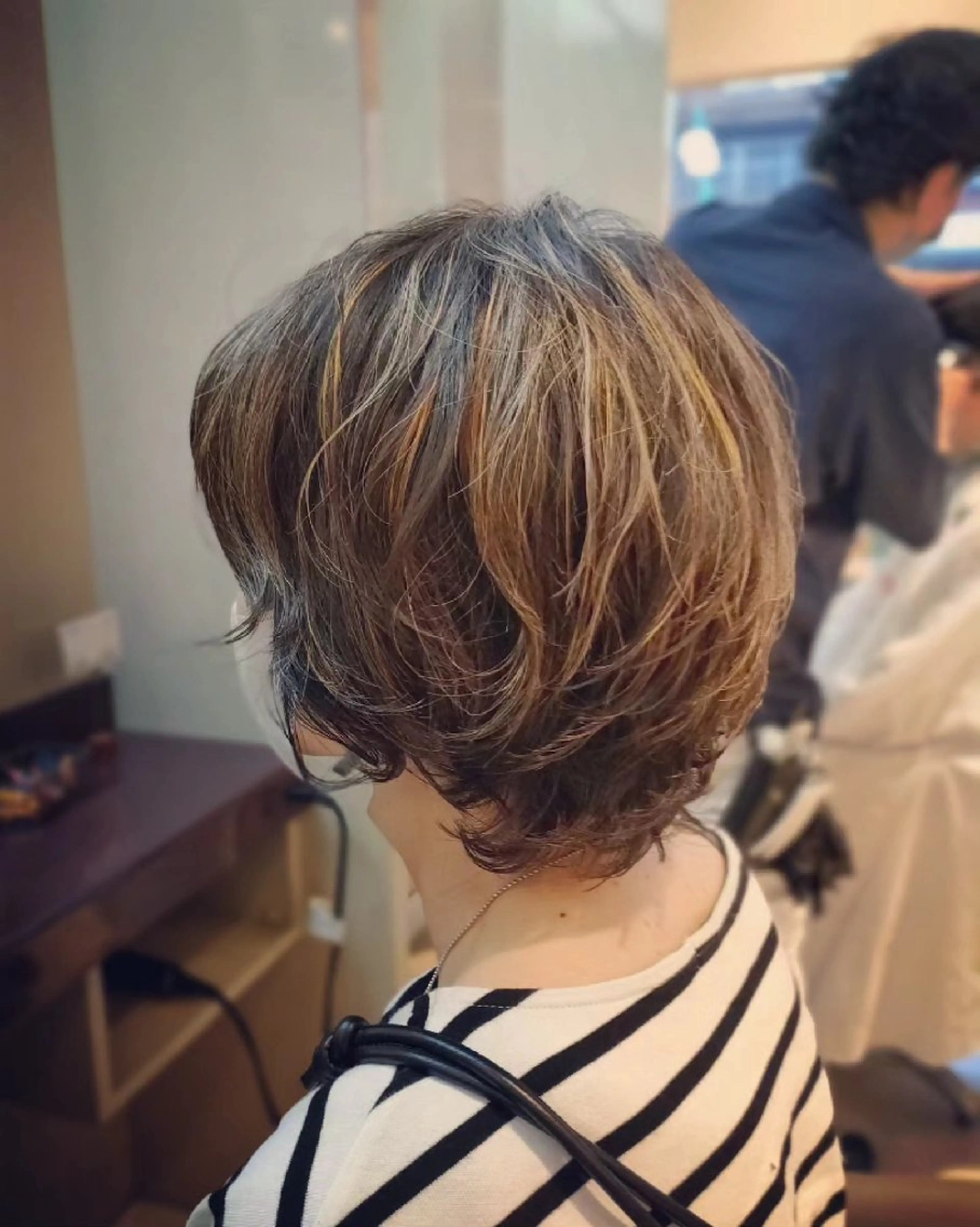 ショート カラー パーマ 清水 怜子のヘアスタイル