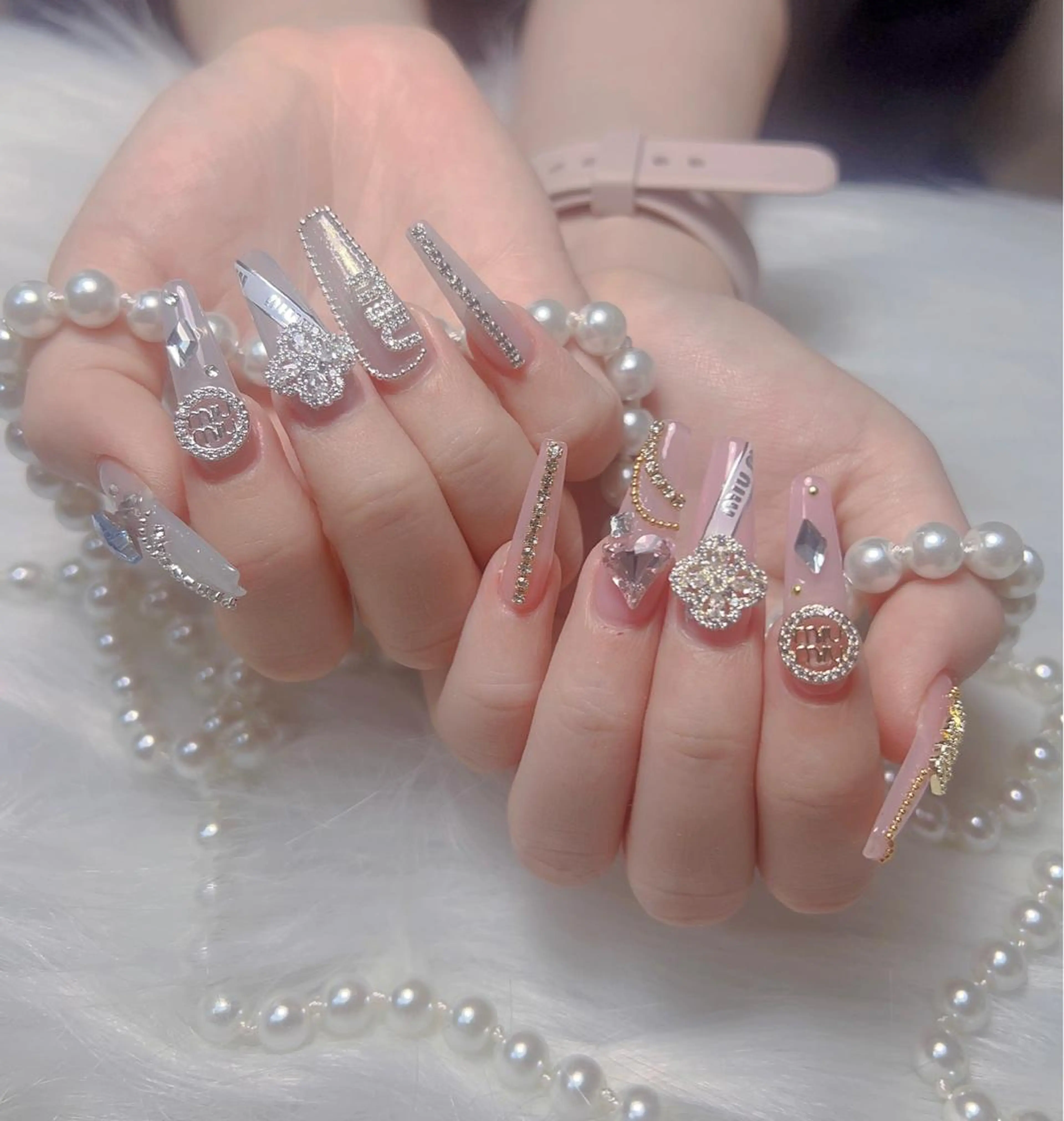 ネイル MoaNail🫶 Yoshiのネイルデザイン