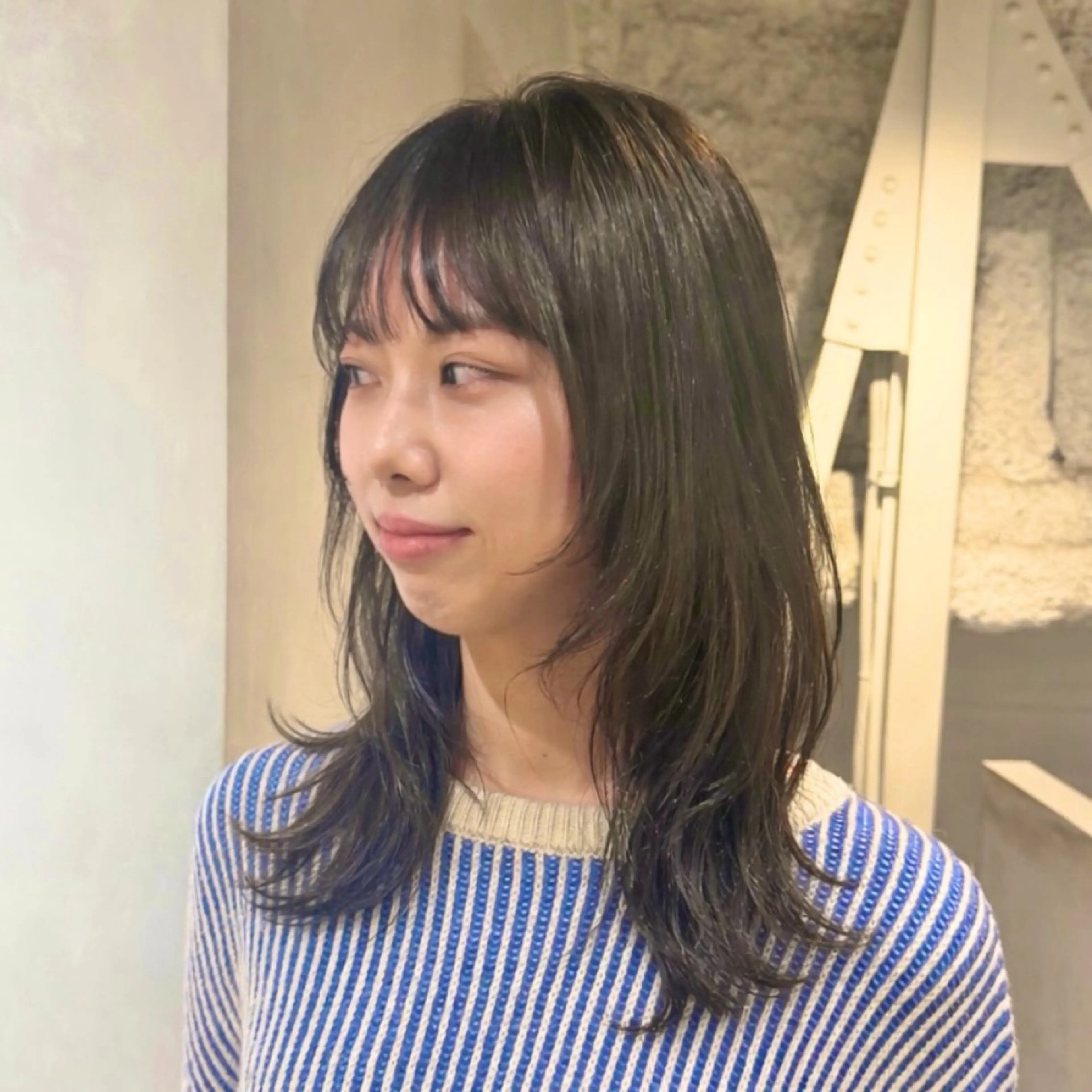 セミロング カラー SAKI 新宿のヘアスタイル