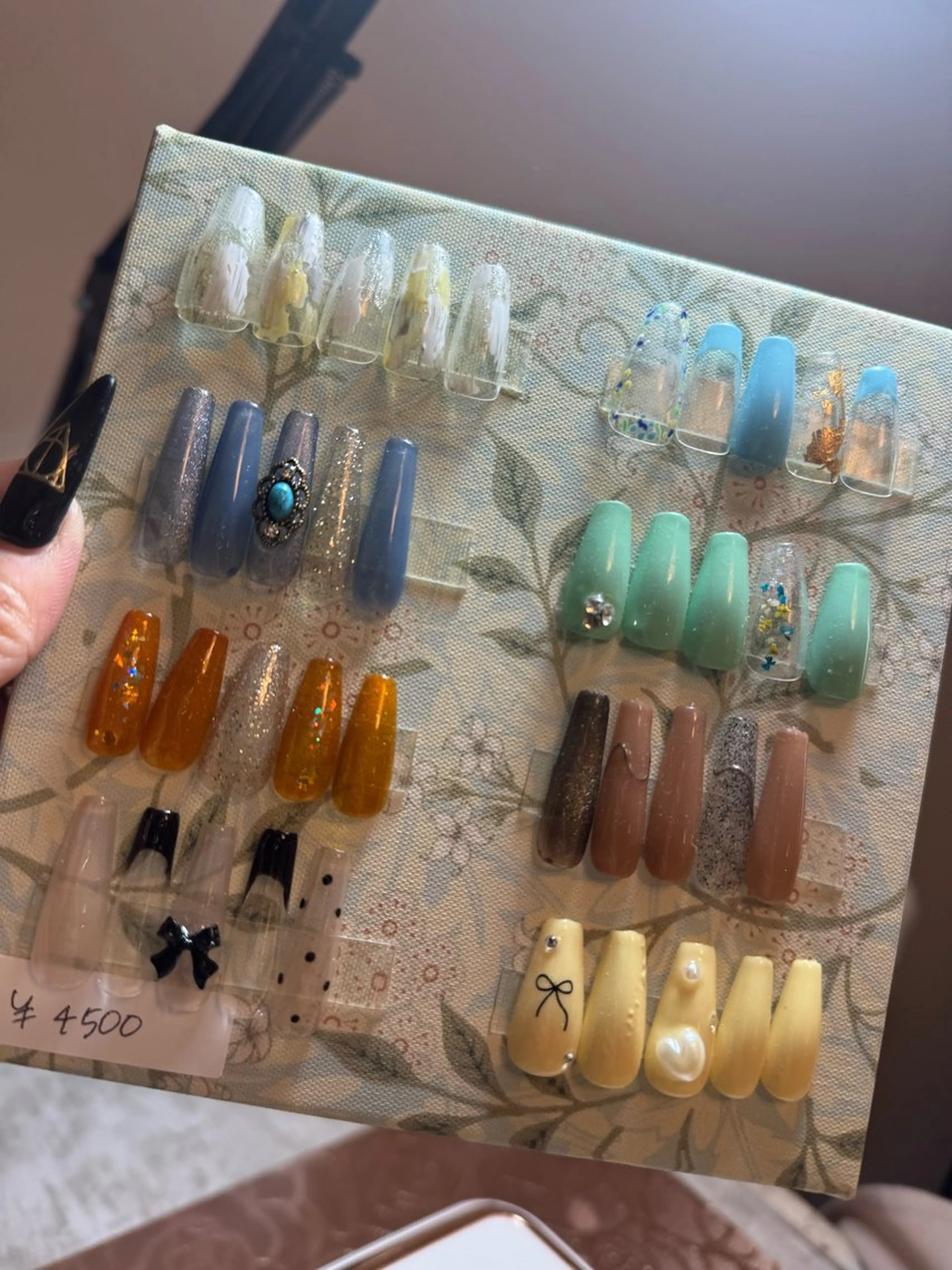 ネイル AYURA nailstudioのネイルデザイン