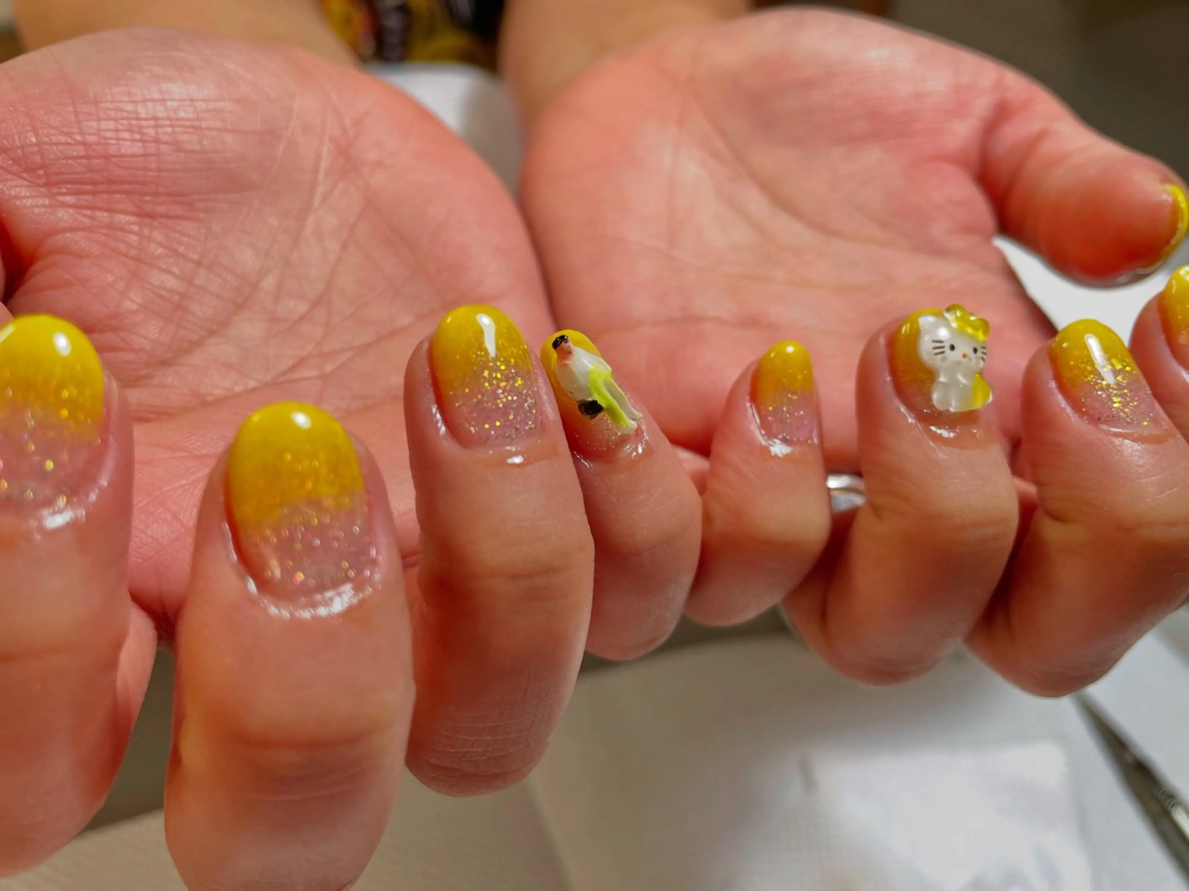 ネイル フラッシュネイル グラデーション alma (アルマ)のネイルデザイン