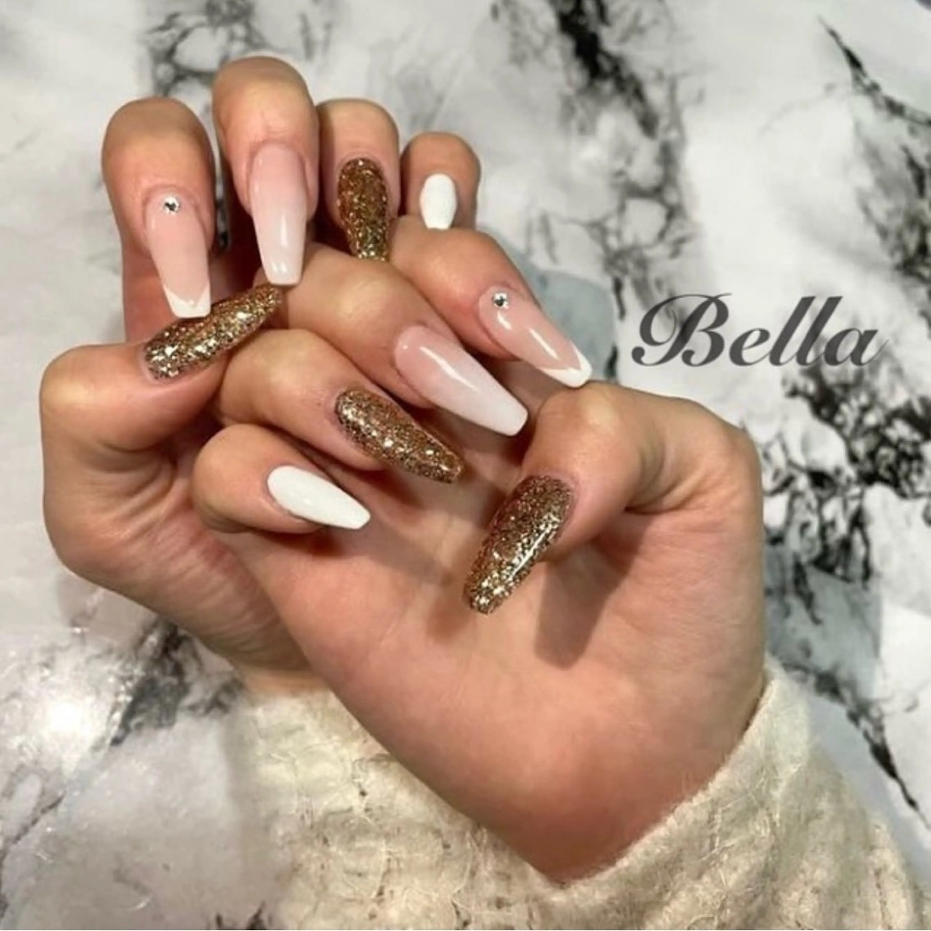 ネイル ハンドネイル 𝑩𝒆𝒍𝒍𝒂 𝒏𝒂𝒊𝒍のネイルデザイン