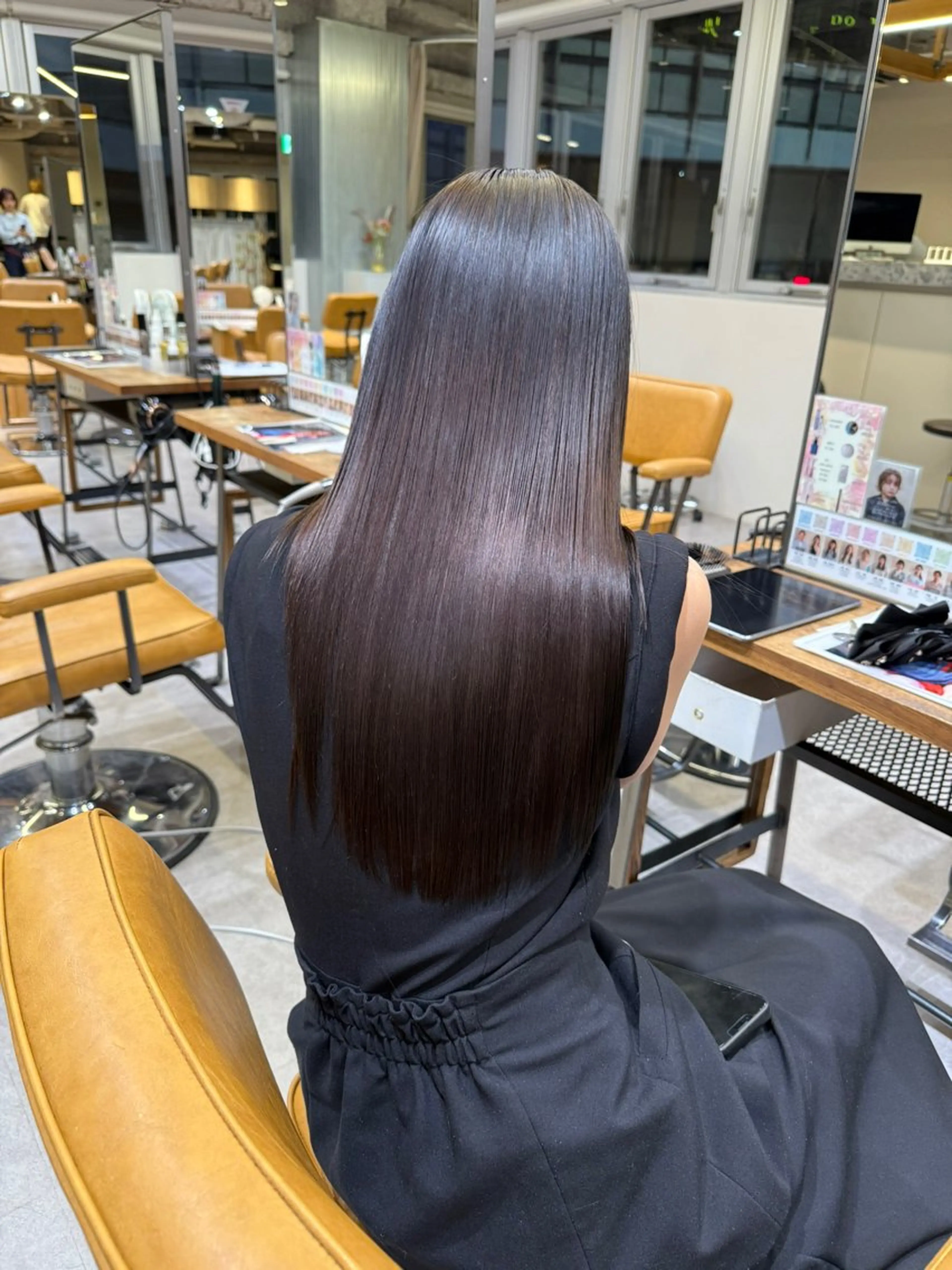 ロング やはらりの/ 酸性ストレートのヘアスタイル