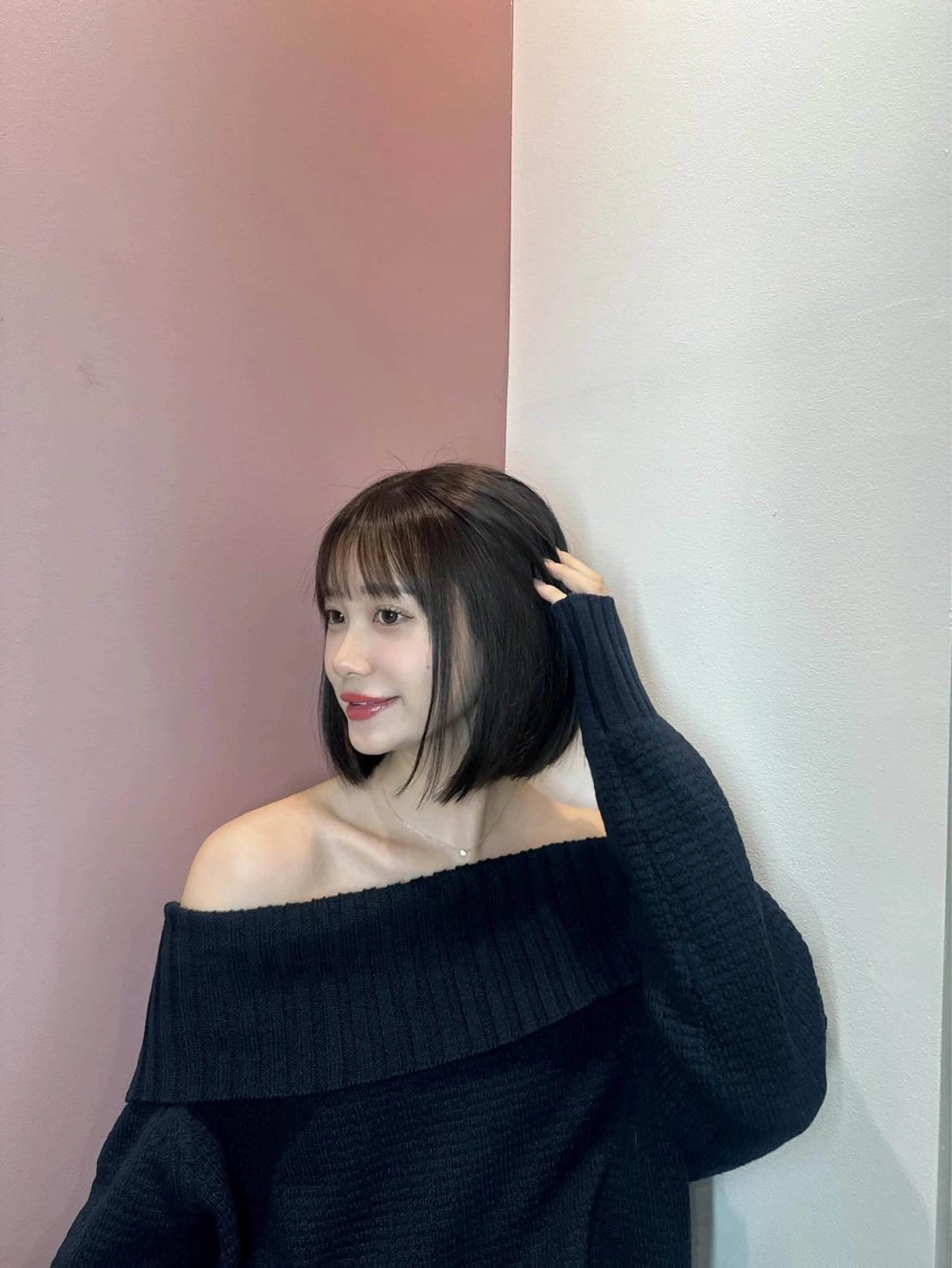 ミディアム カット ヘアカラー トリートメント レイヤーカット 透明感カラーのヘアスタイル