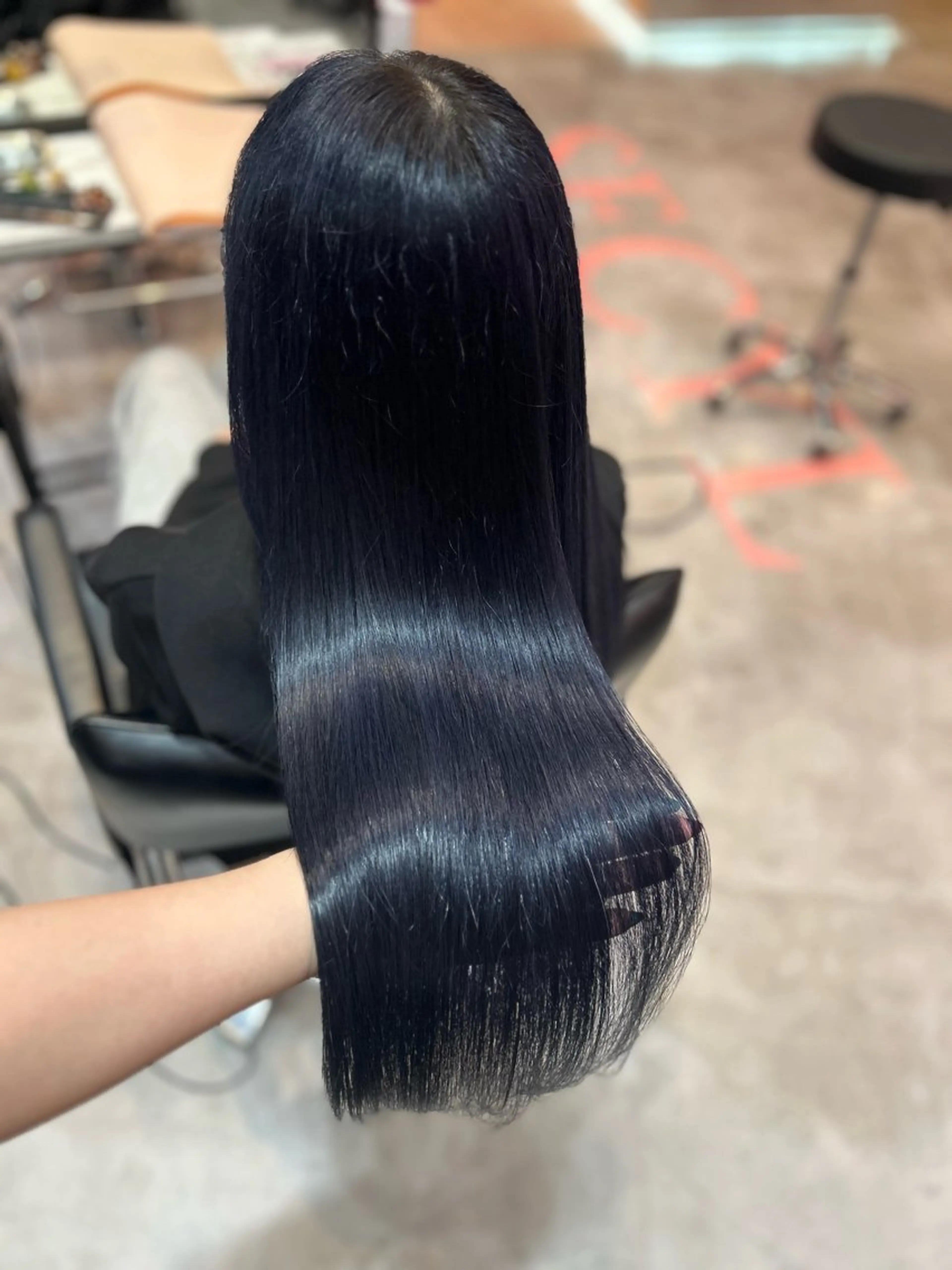 ロング 艶髪特化矯正カット ✨️MOMOEのヘアスタイル