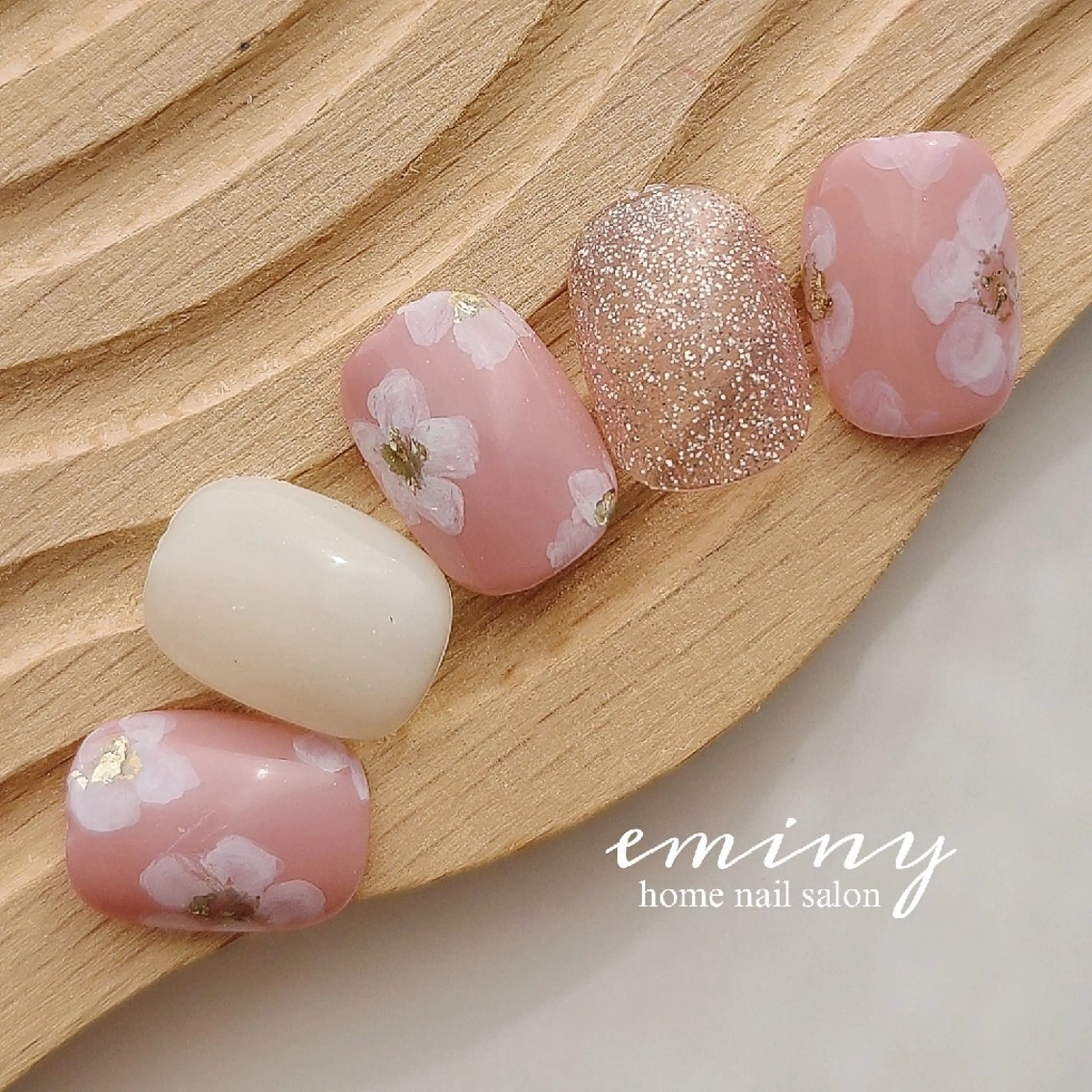 ネイル フラワーネイル ジェルネイル キラキラネイル 韓国ネイル ミラーネイル ハンドネイル nail salon  eminyのネイルデザイン