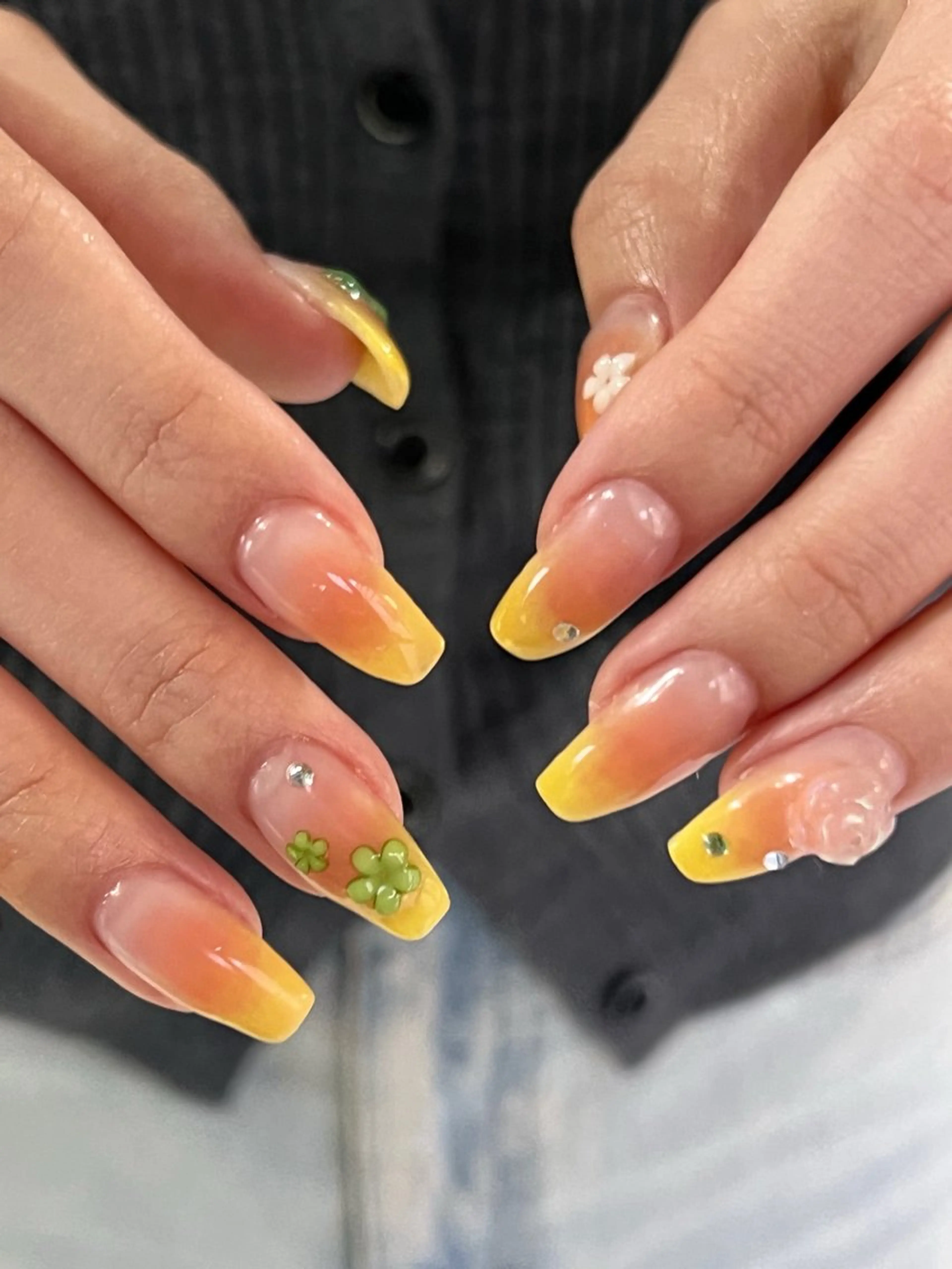 ネイル ハンドネイル Hata nail 🎀個性派ニュアンスのネイルデザイン