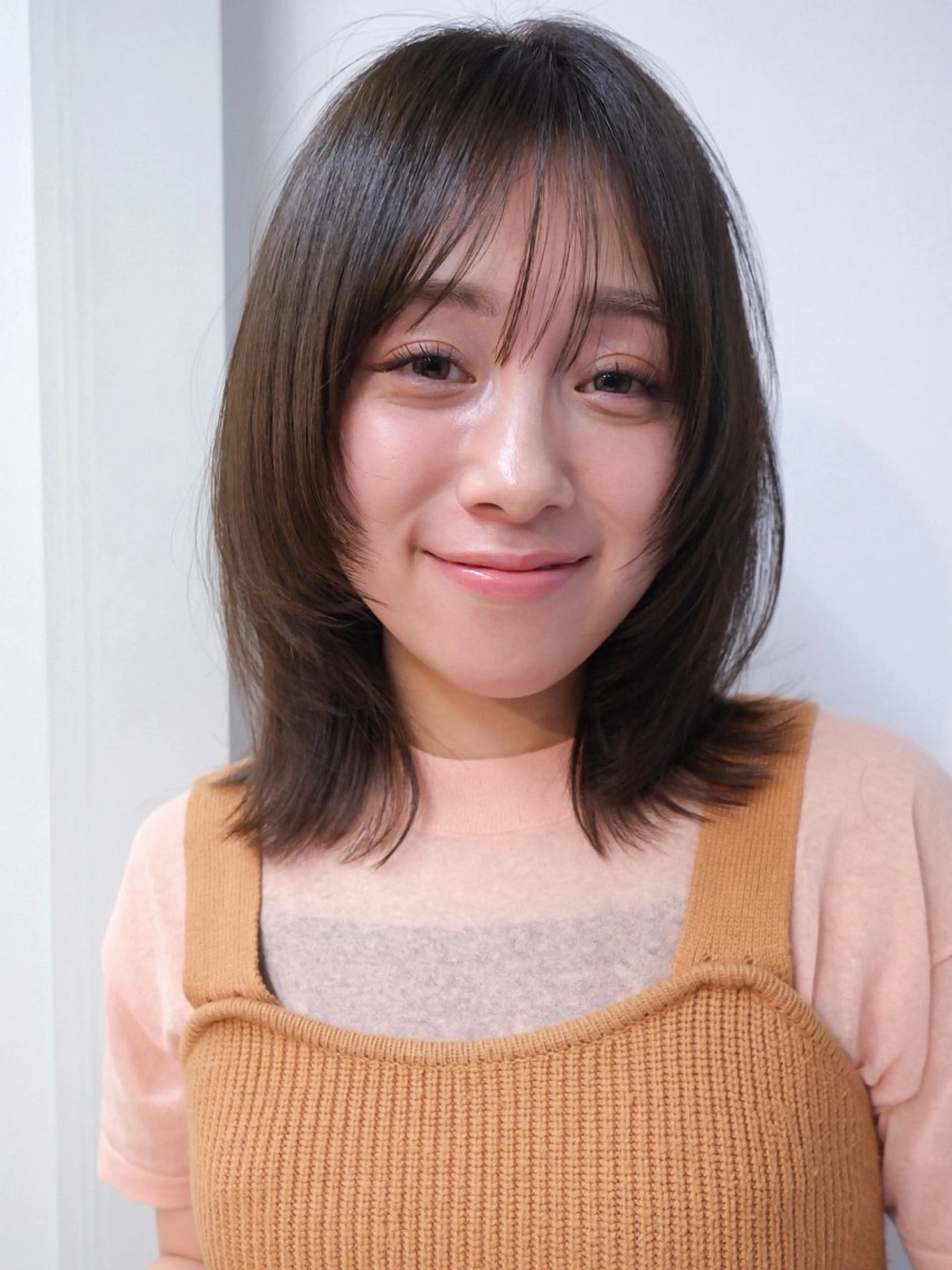 ミディアム カラー ミディアムレイヤー レイヤーカット カット ヘアカラー トリートメント ボブ/ミディアム 親しみやすさ/さくらのヘアスタイル