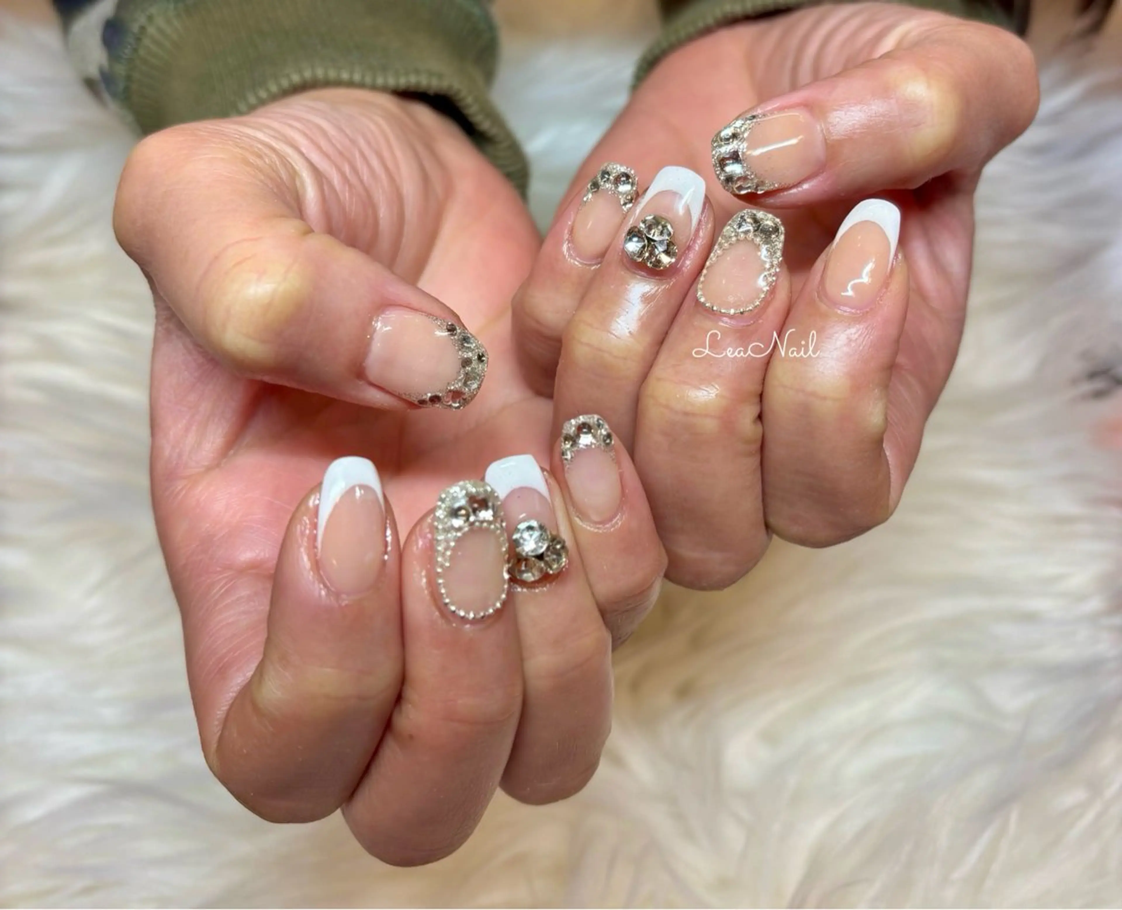 ネイル フレンチネイル キラキラネイル Lea Nailのネイルデザイン