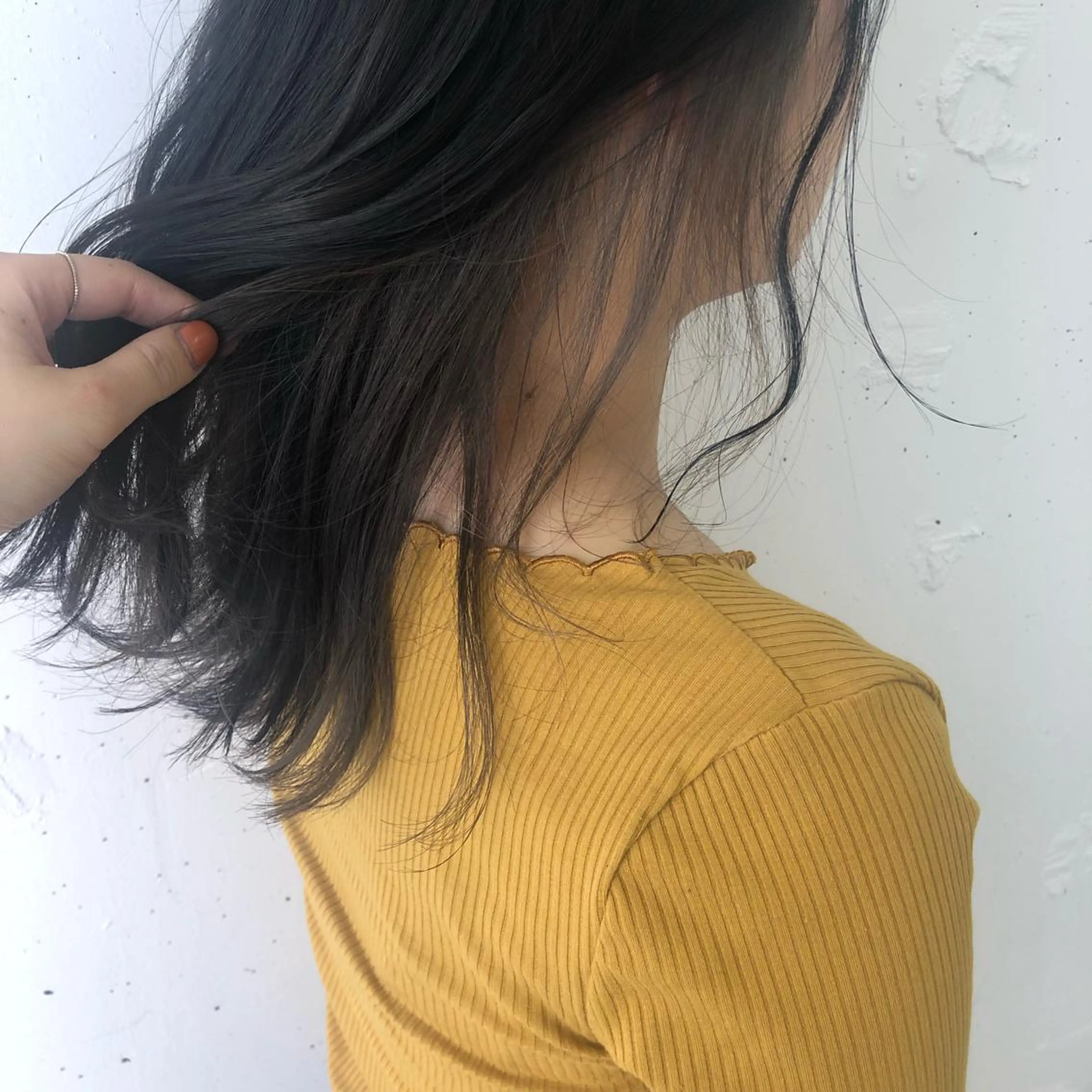 ミディアム 顔周りの垢抜けヘア 立山愛梨のヘアスタイル