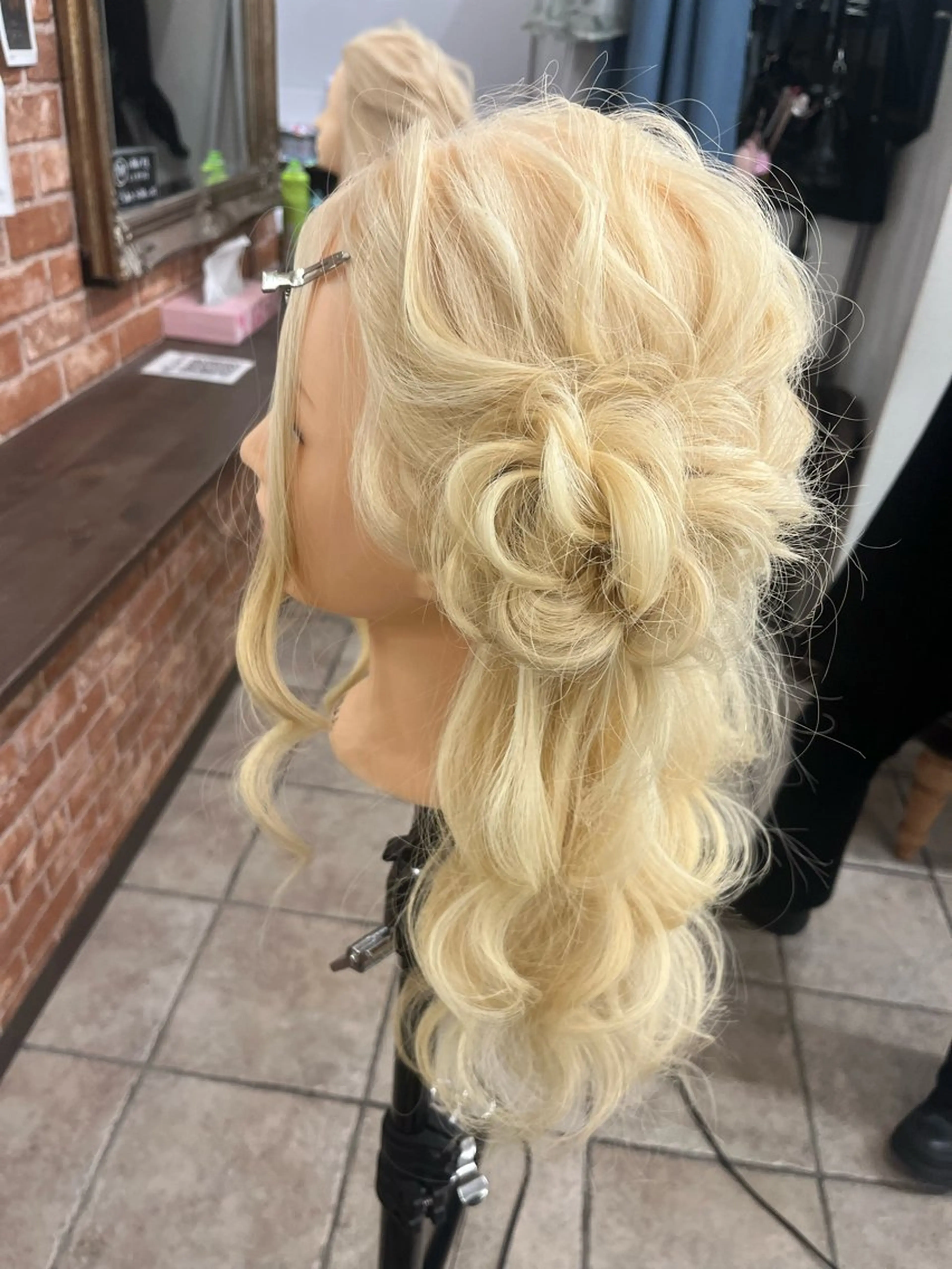 ロング ヤマダ アヤノのヘアスタイル