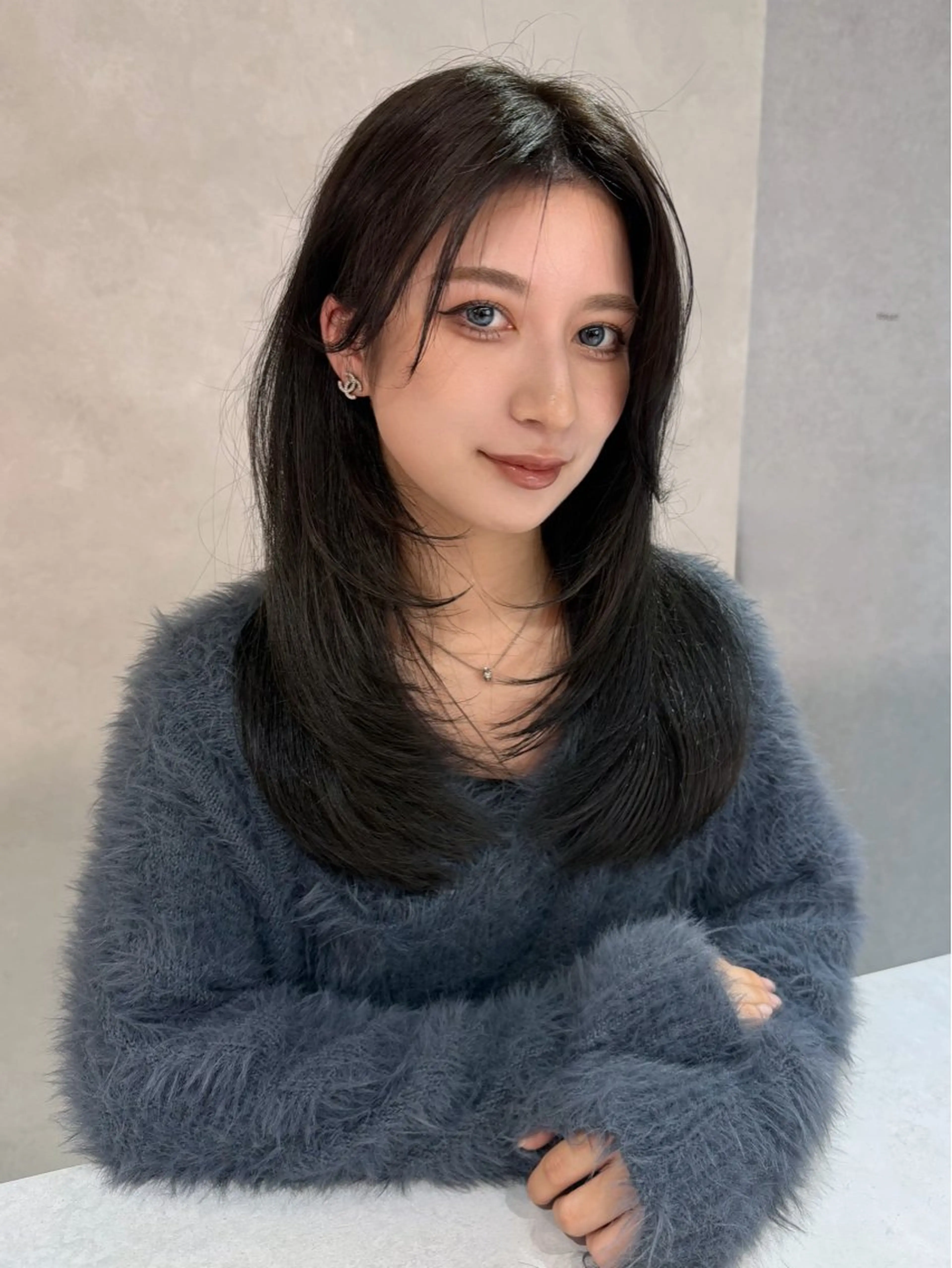 セミロング カラー ヘアカラー 新島 涼のヘアスタイル