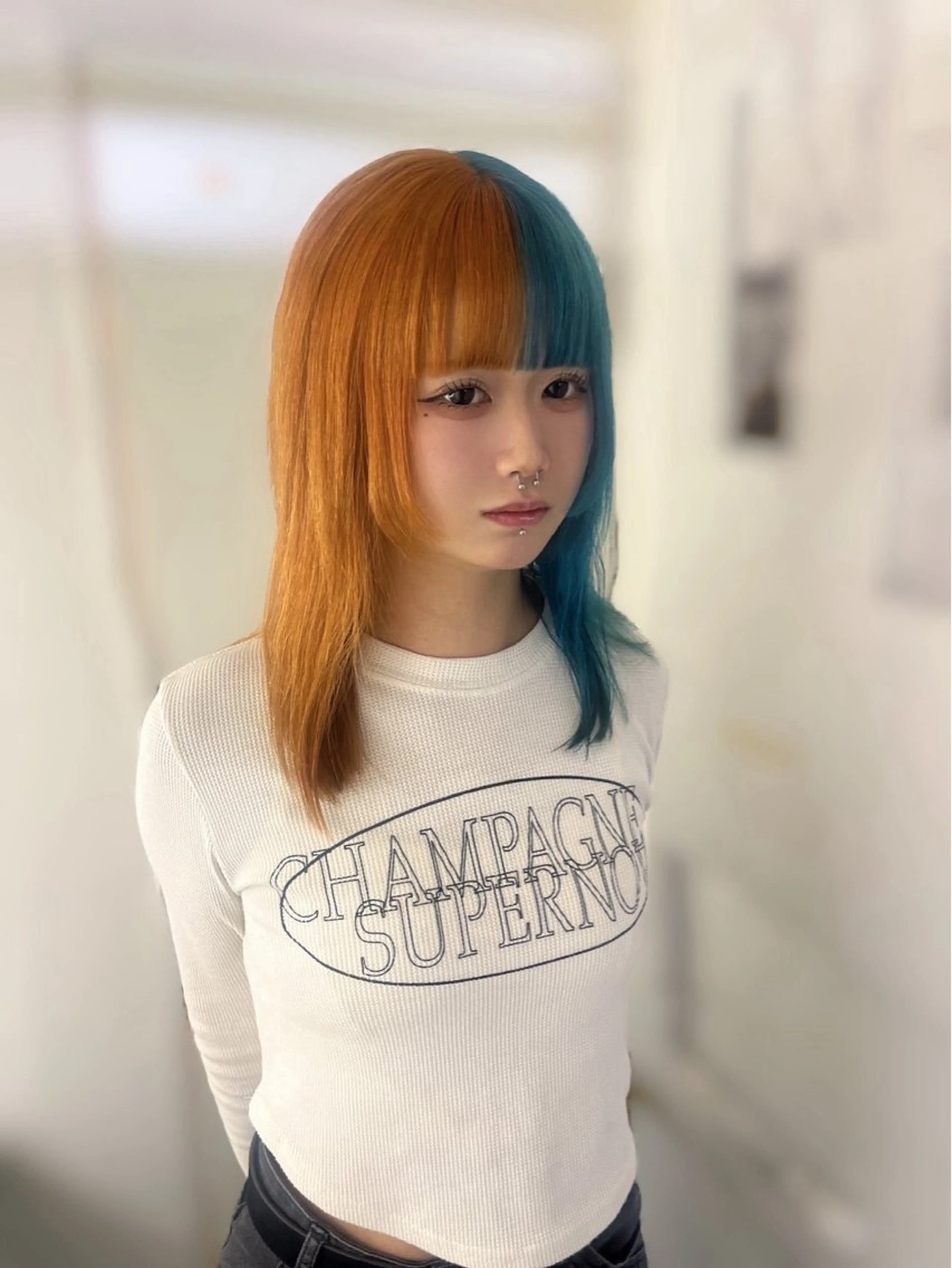 ミディアム カラー ✩.*Aise⟡.· 艶カラー🐈‍⬛🩶のヘアスタイル