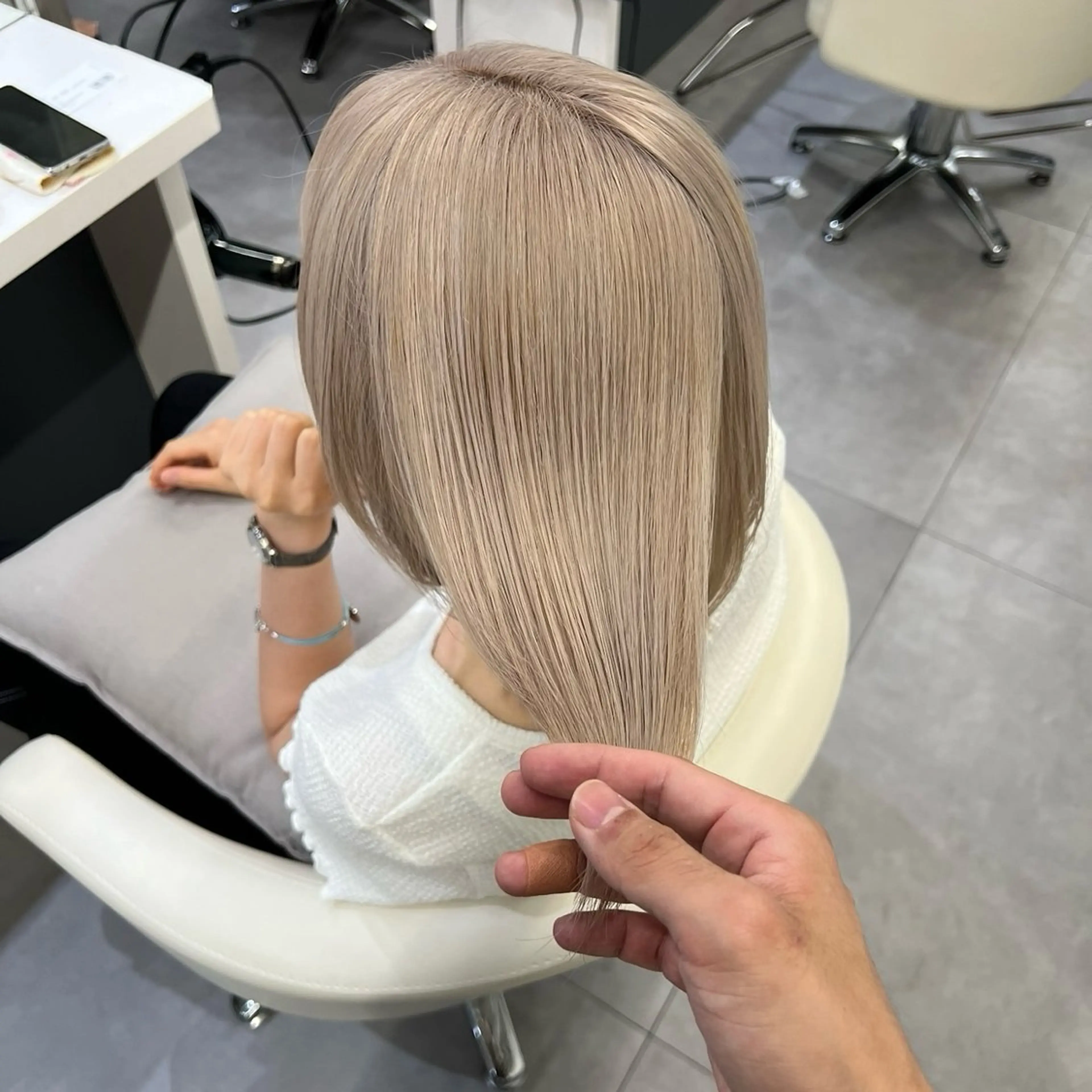 ミディアム カラー ベージュカラー ブリーチ ナチュラルヘア/ 似合わせ/三宅 昌太のヘアスタイル