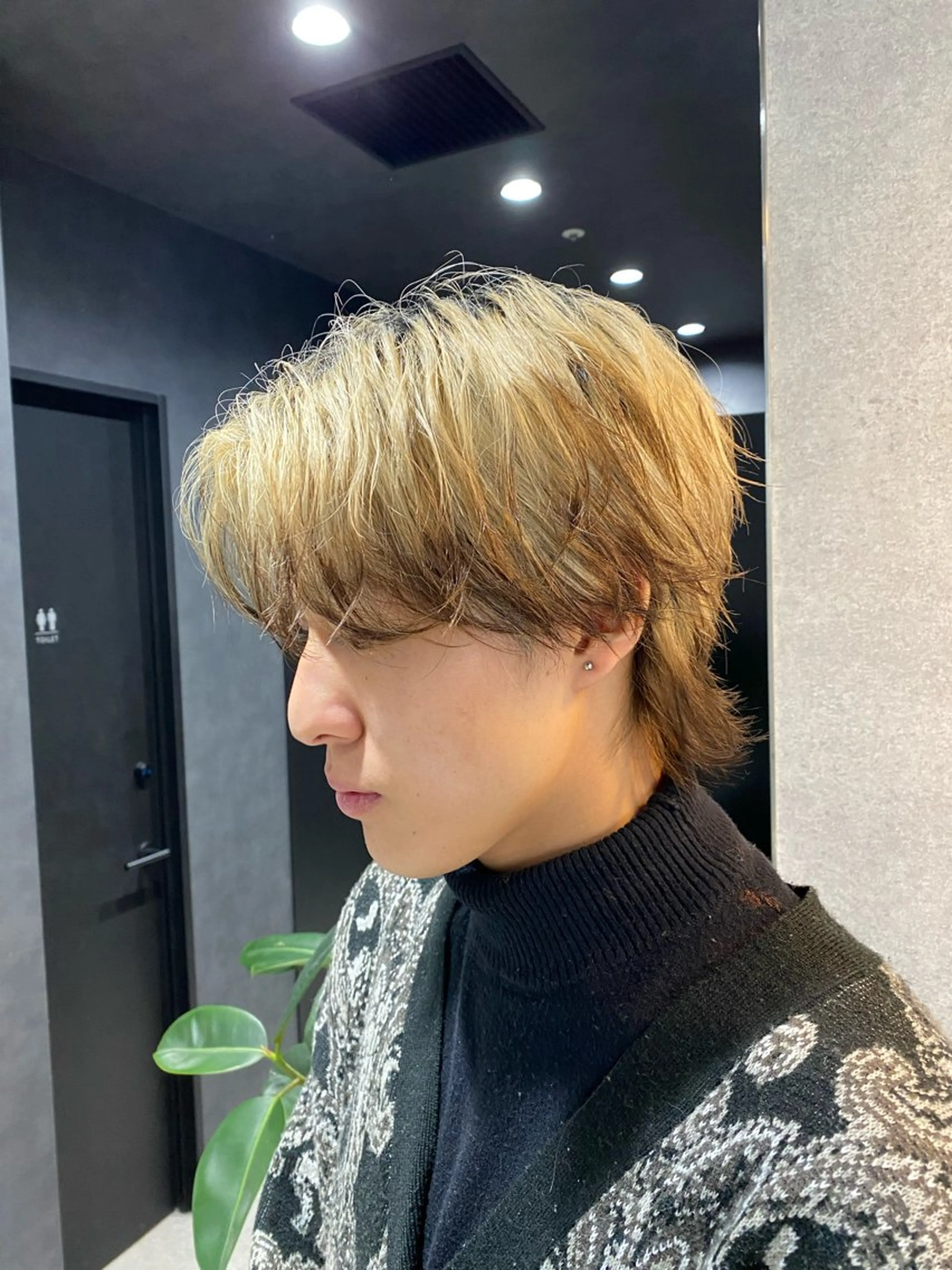 ショート カラー メンズ センターパート メンズウルフカット ダブルカラー ウルフカット 【パーマ率90%】 サエキカズマのヘアスタイル