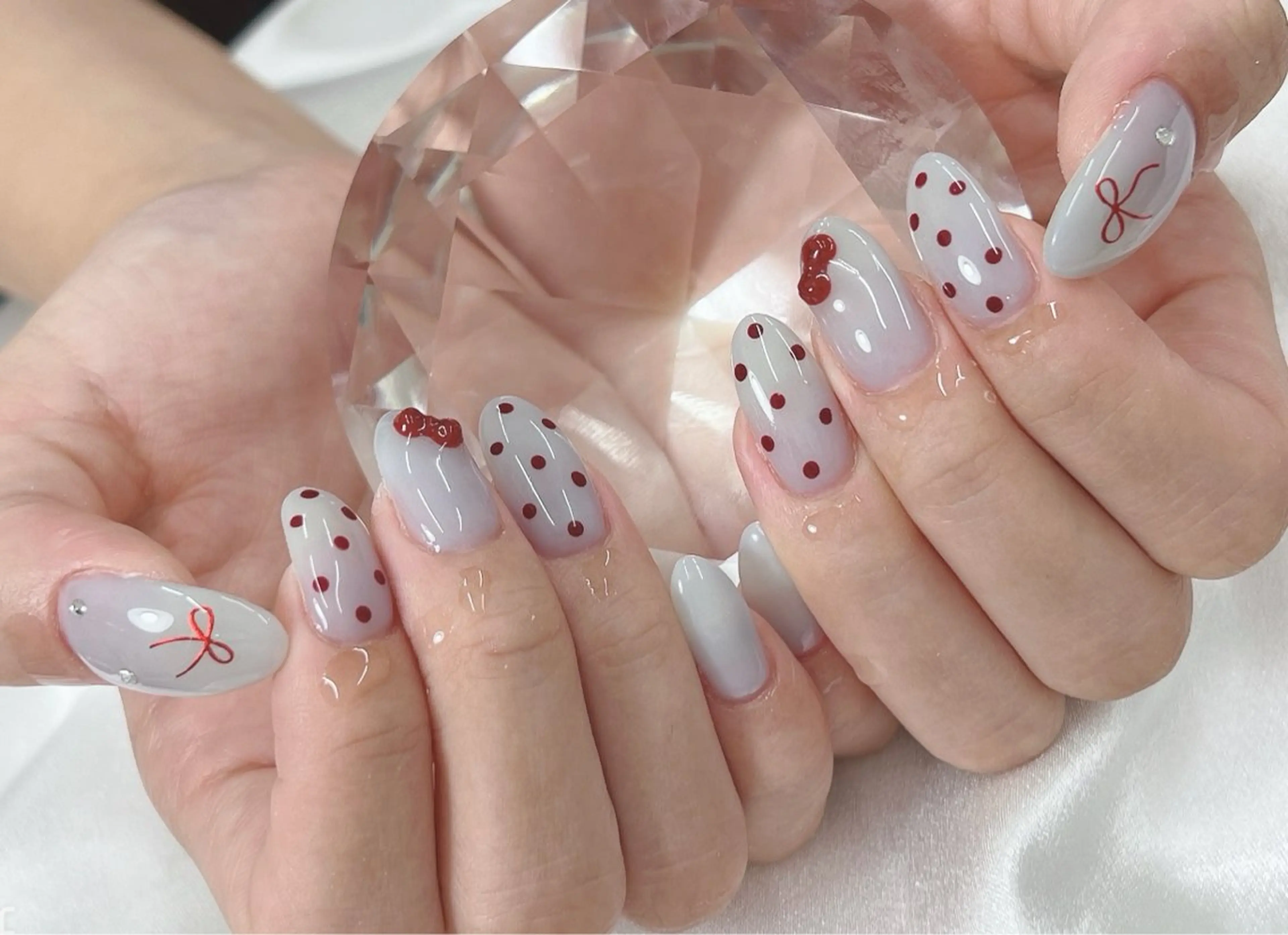 ネイル ドット リボン シンプルネイル ハンドネイル bijou nails　蓮のネイルデザイン