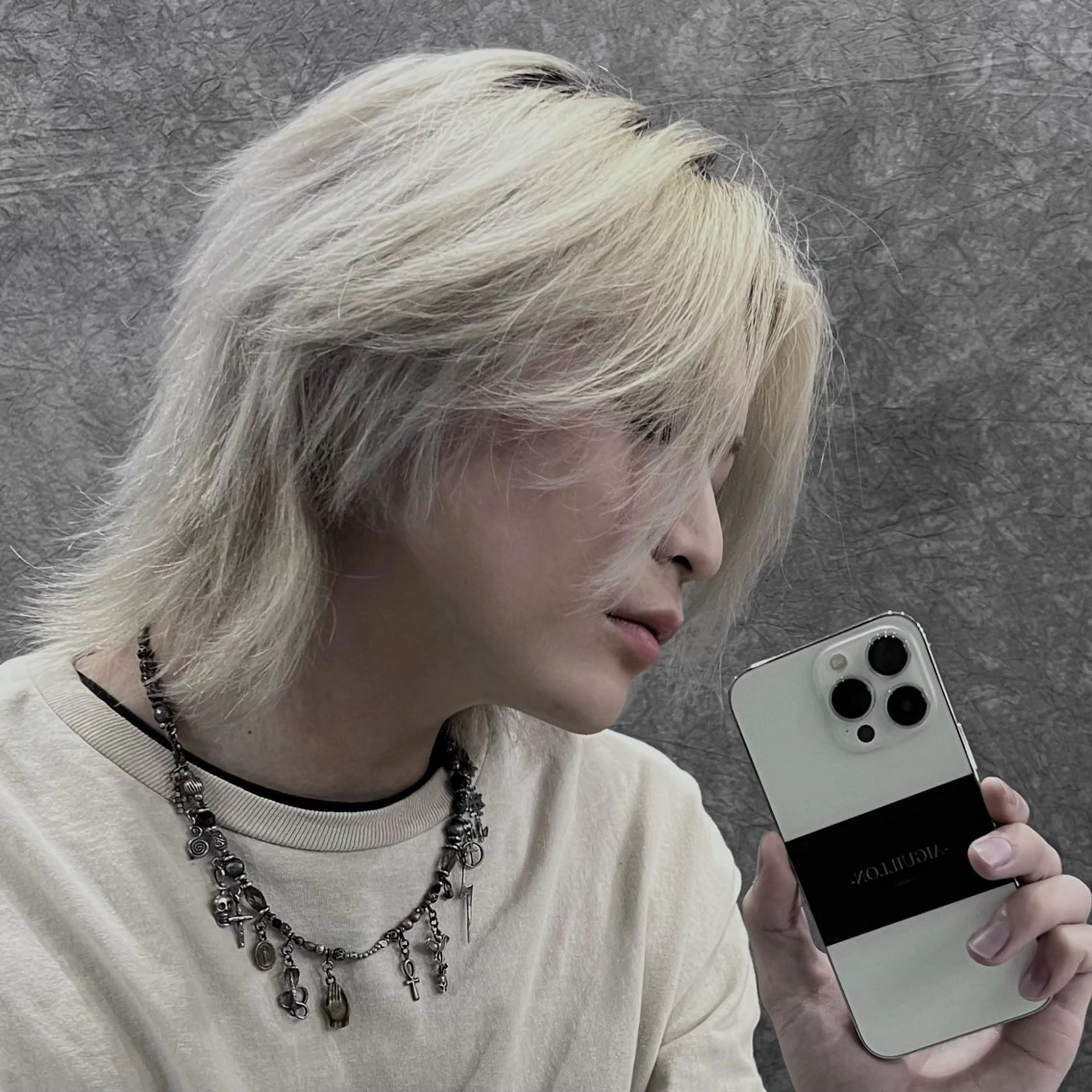 セミロング カラー メンズ メンズブリーチ メンズハイトーン メンズウルフカット ブリーチ 抜きっぱなしブロンド カット ヘアカラー メンズカット特化🐺 メンズウルフ/置塩祥のヘアスタイル