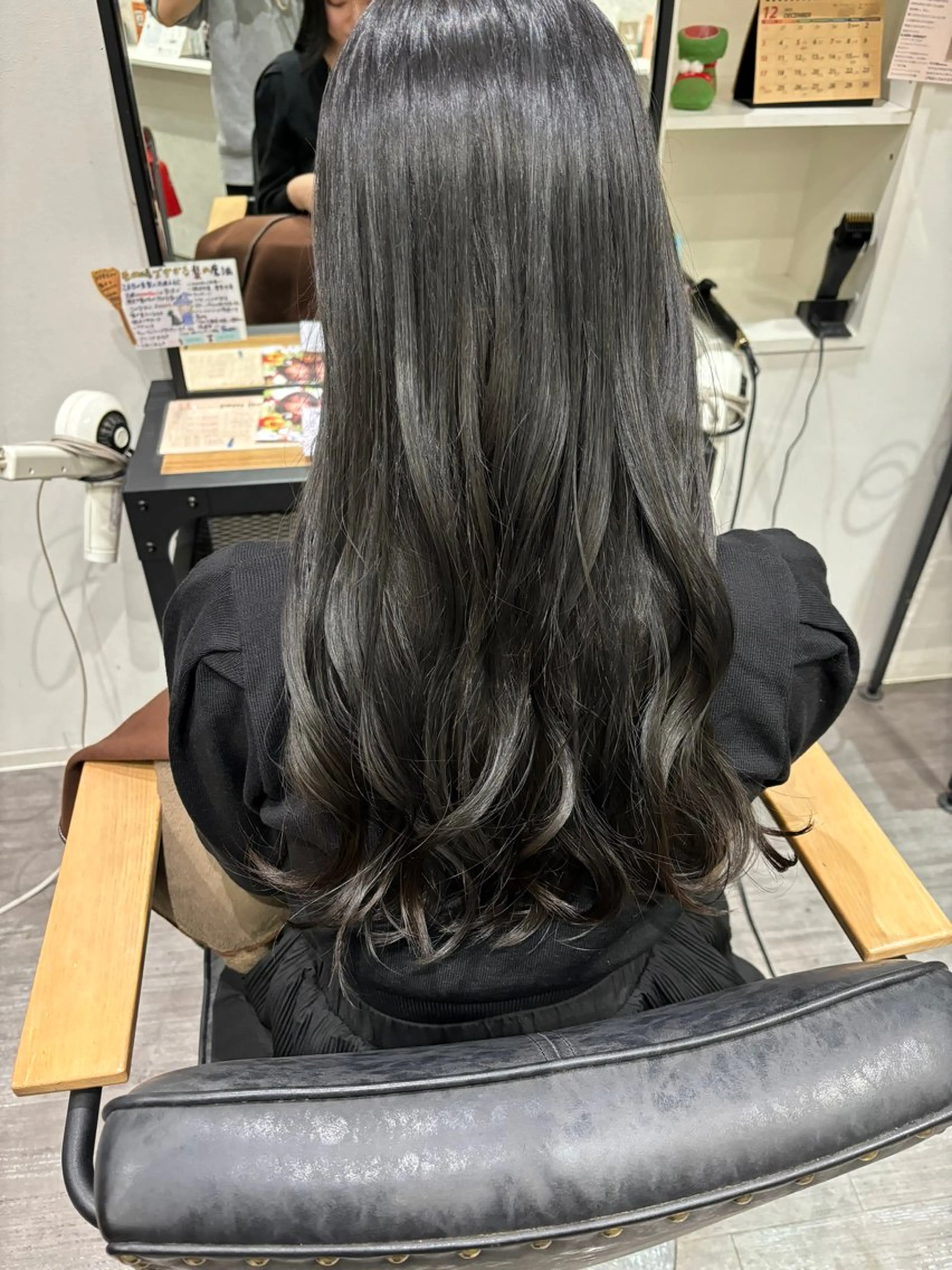 カラー ブルーカラー cocotte宜喜 弘希のヘアスタイル