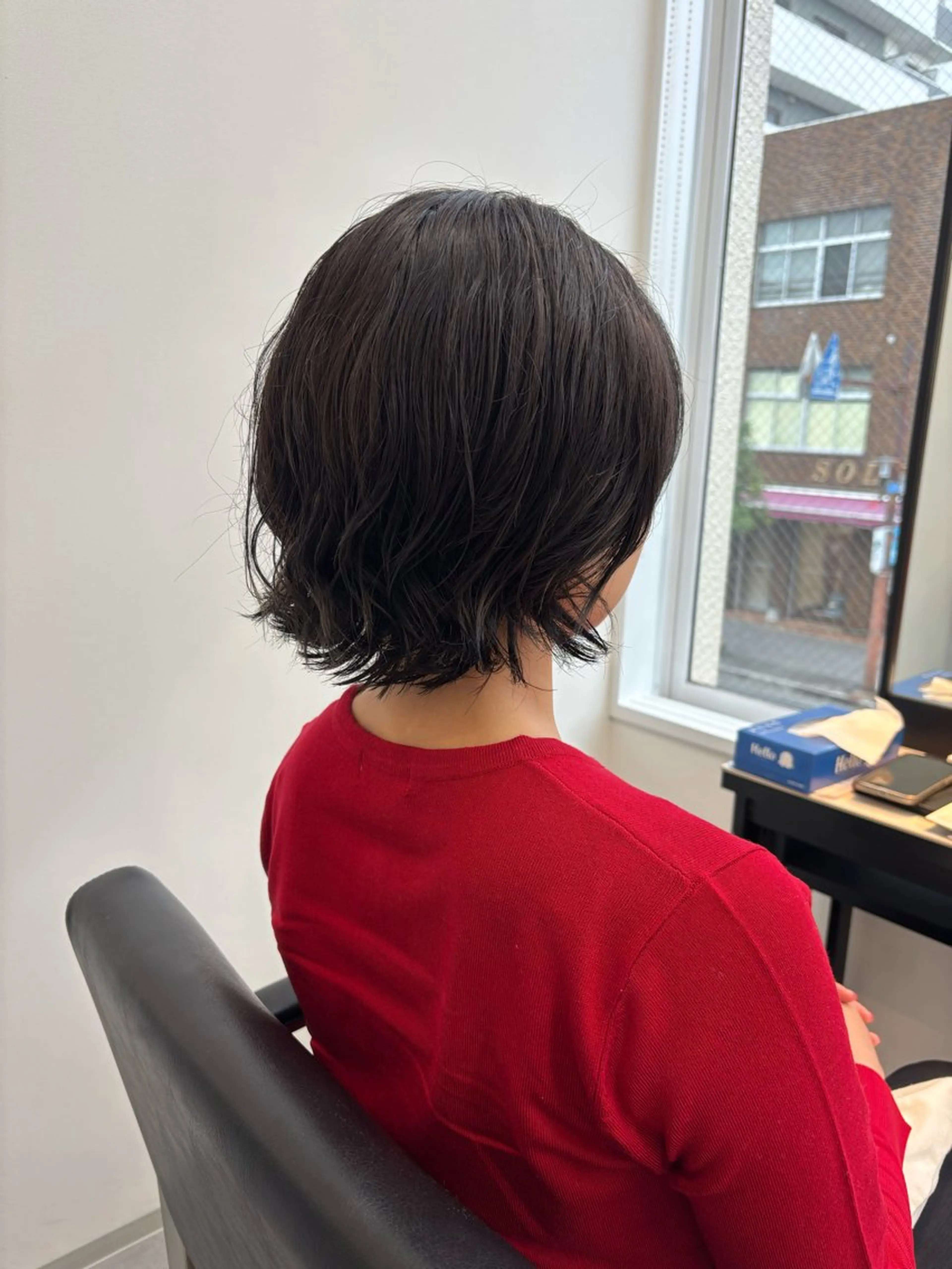 ショート パーマ ボブ 鍋嶋 涼香のヘアスタイル