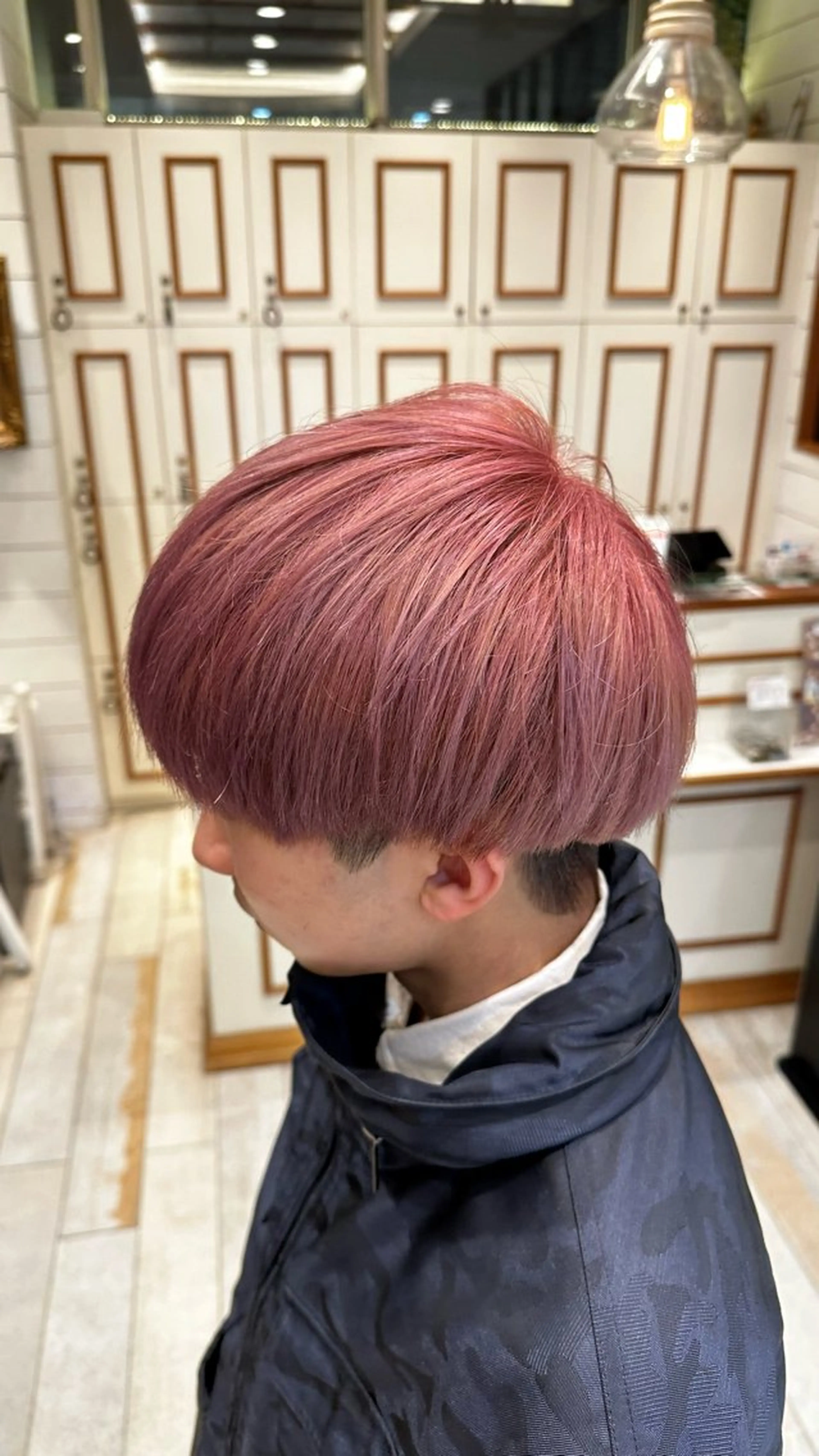 カラー メンズ メンズブリーチ ベージュカラー ブリーチ ピンクカラー ピンクベージュ ヘアカラー fifth原宿 宮部蓮のヘアスタイル