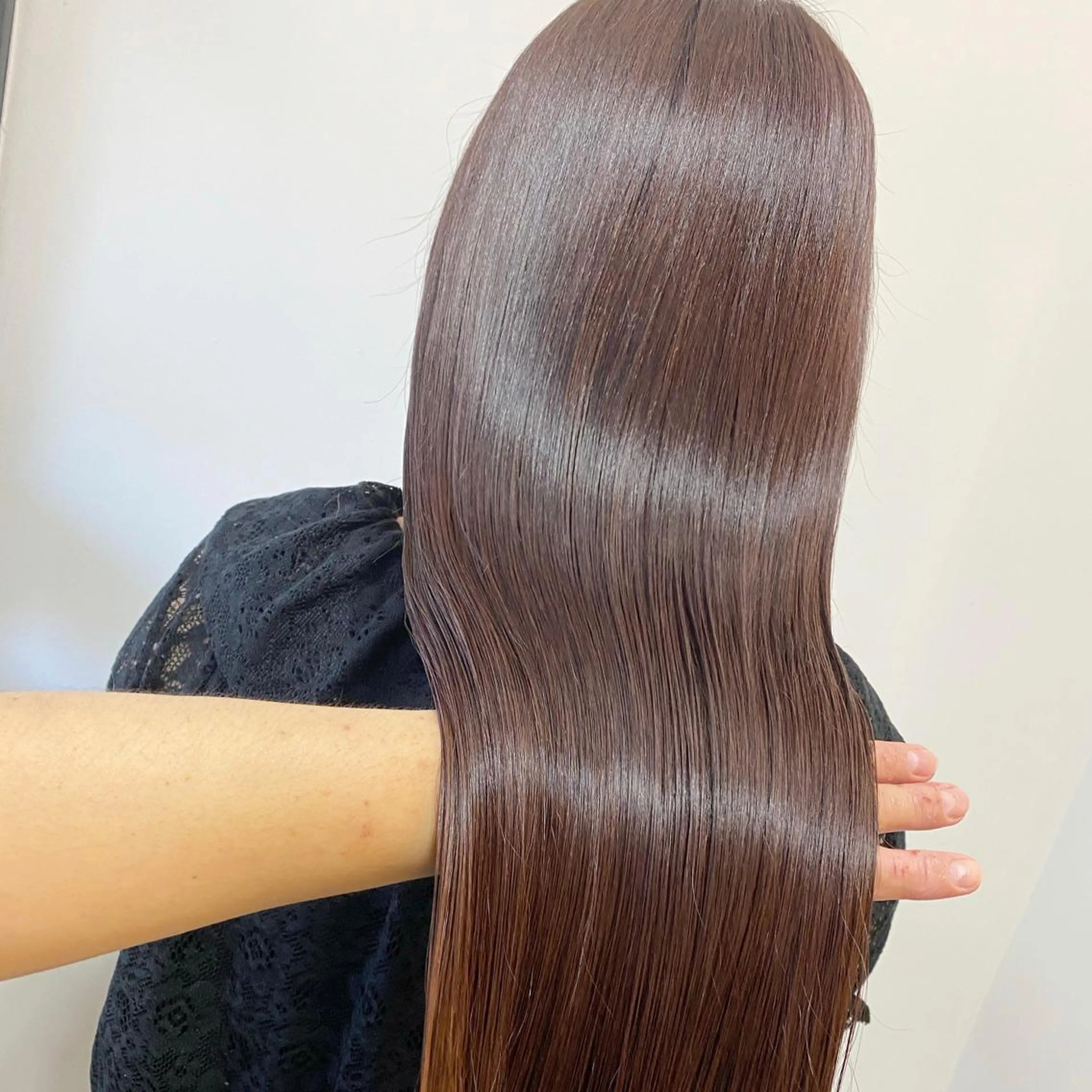 ロング カラー ルビー バイオレットカラー 髪質改善 ロング トリートメント 髪質改善特化 安東駿介のヘアスタイル