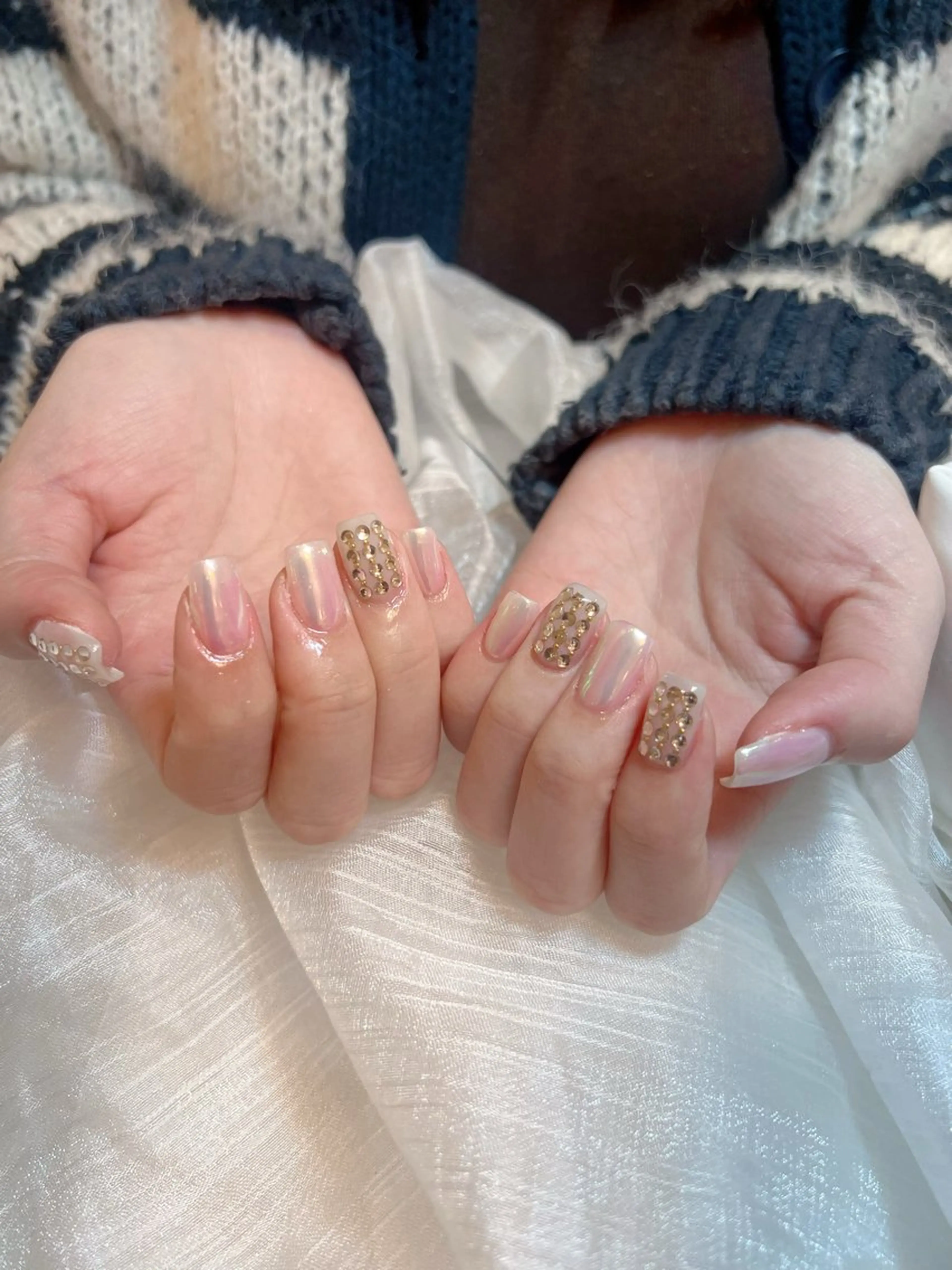 ネイル ストーンネイル ハンドネイル Miss Nailのネイルデザイン