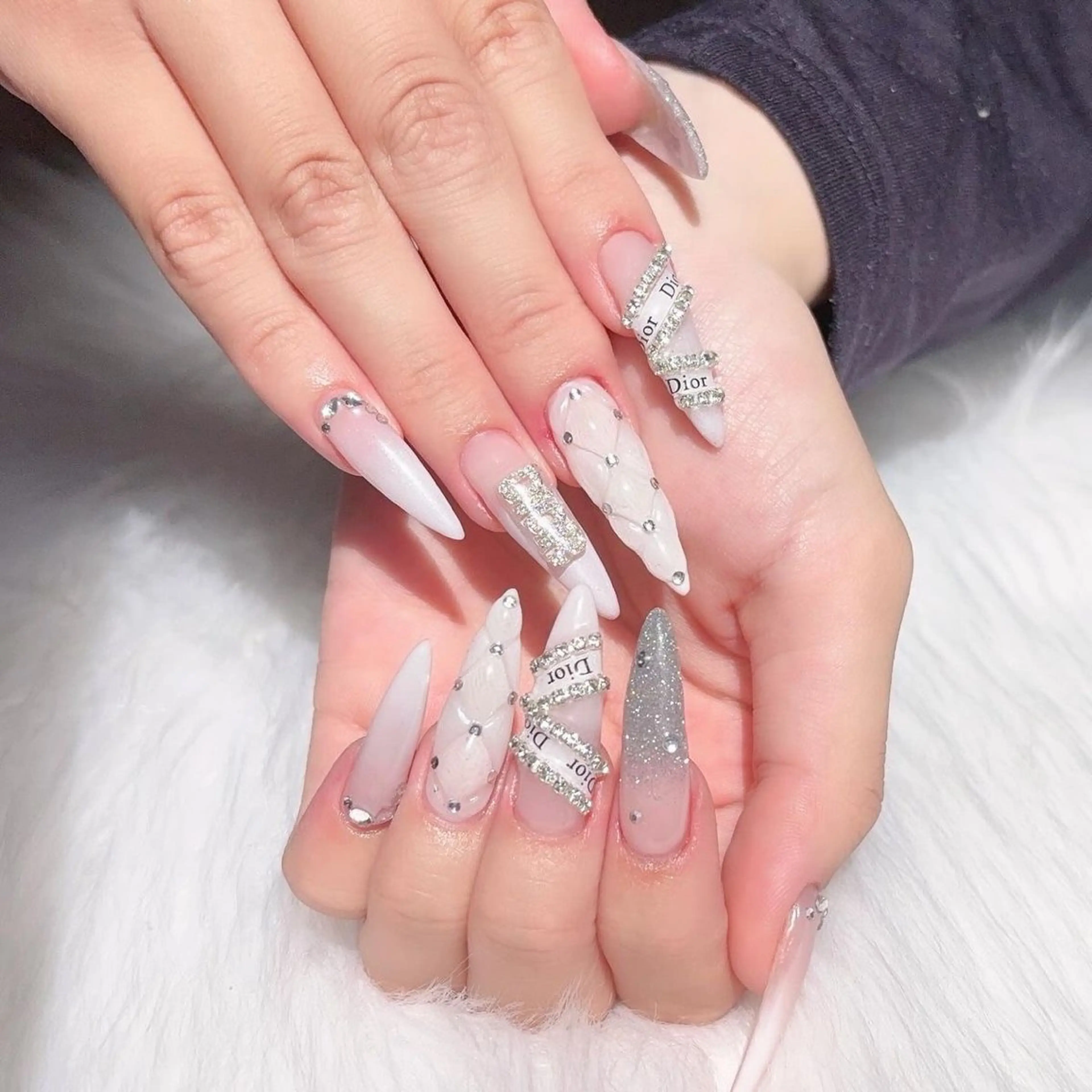 ネイル フレンチネイル キラキラネイル 韓国ネイル シンプルネイル ワンホンネイル ハンドネイル MEI Nailのネイルデザイン