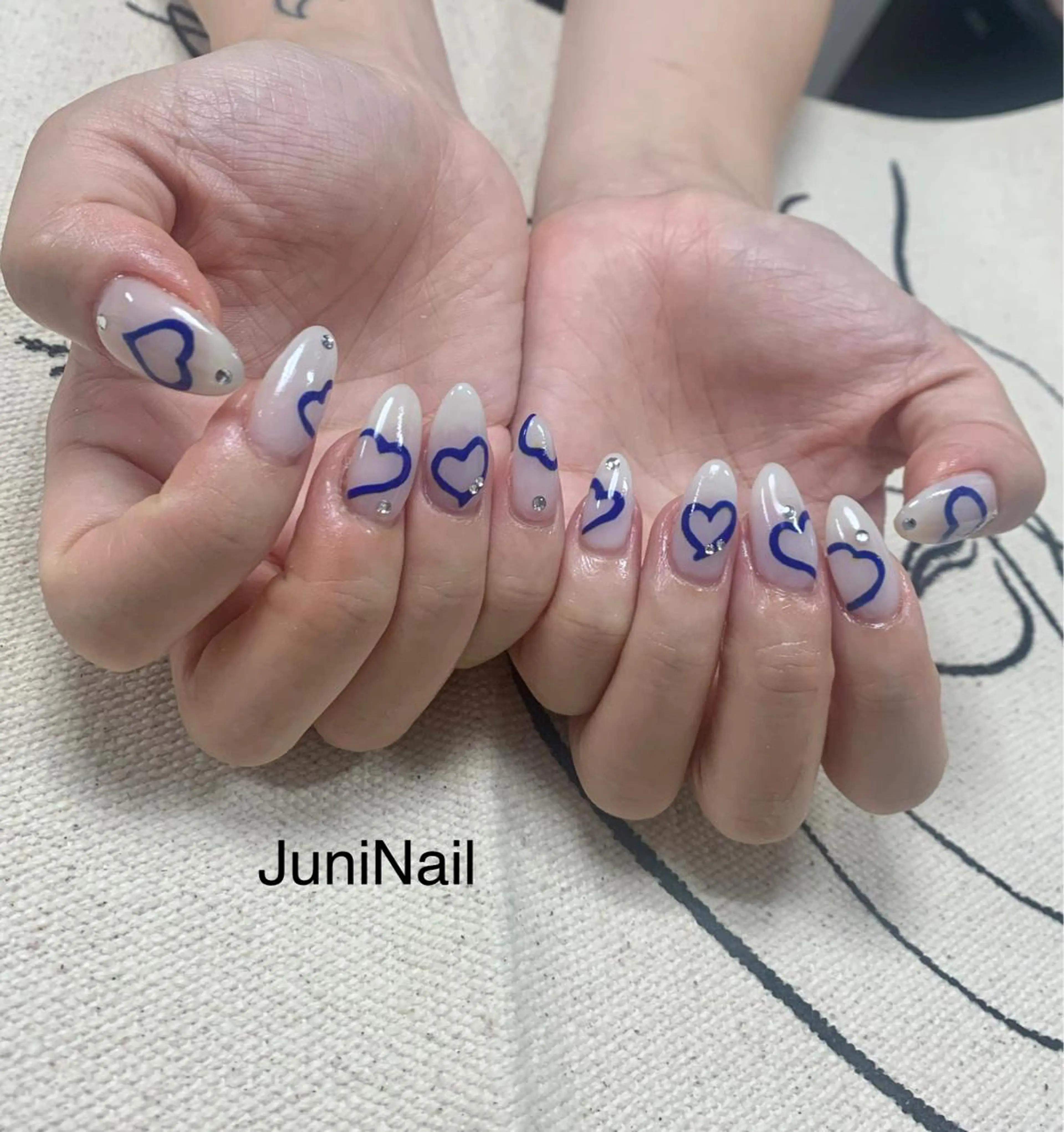 ネイル オーロラネイル クリアネイル 成人式 フラッシュネイル 氷ネイル・うるうるネイル ハンドネイル JuniNail 주니네일🇰🇷suのネイルデザイン