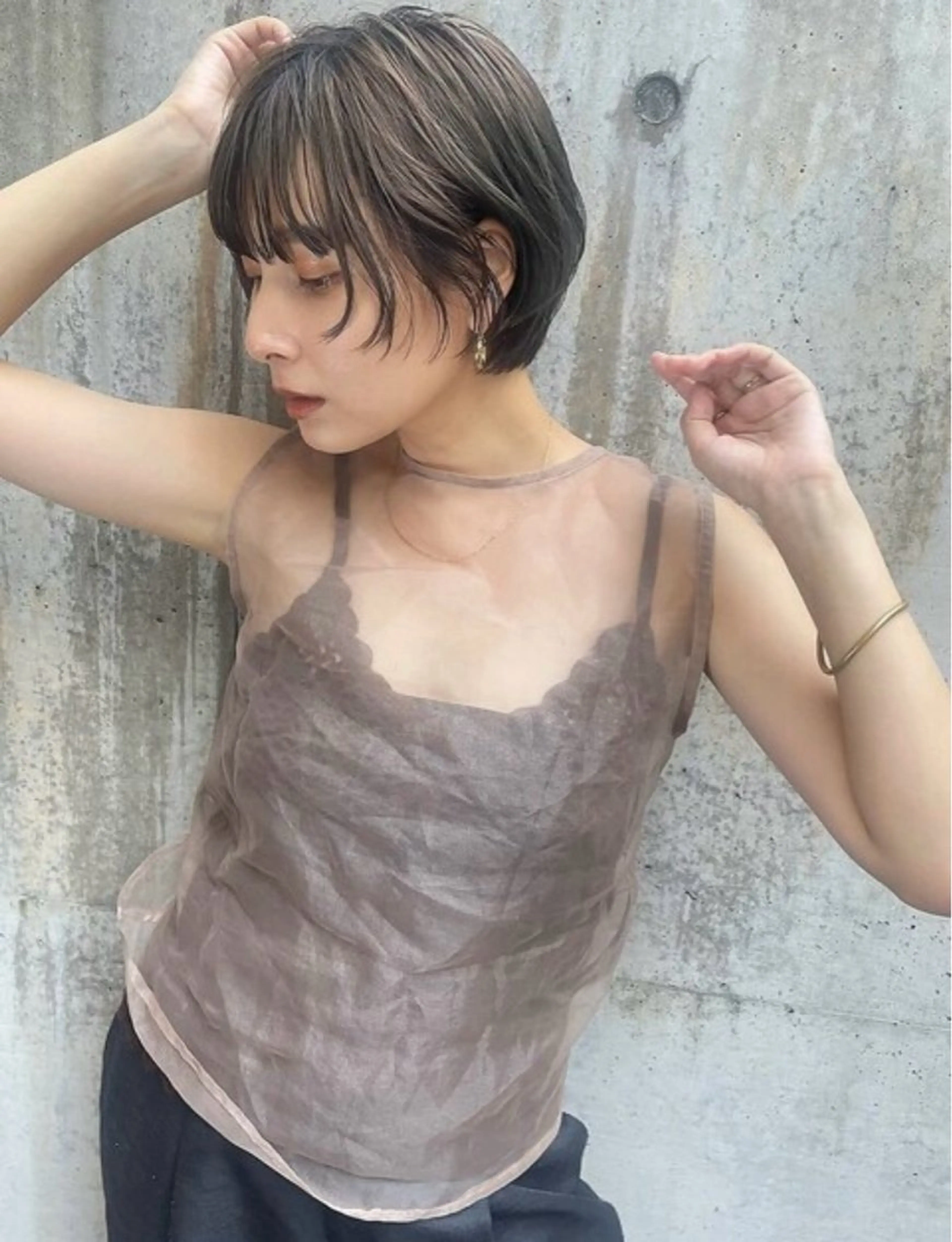 ショート 透明感/グレージュ/ レイヤー/ 青空のヘアスタイル
