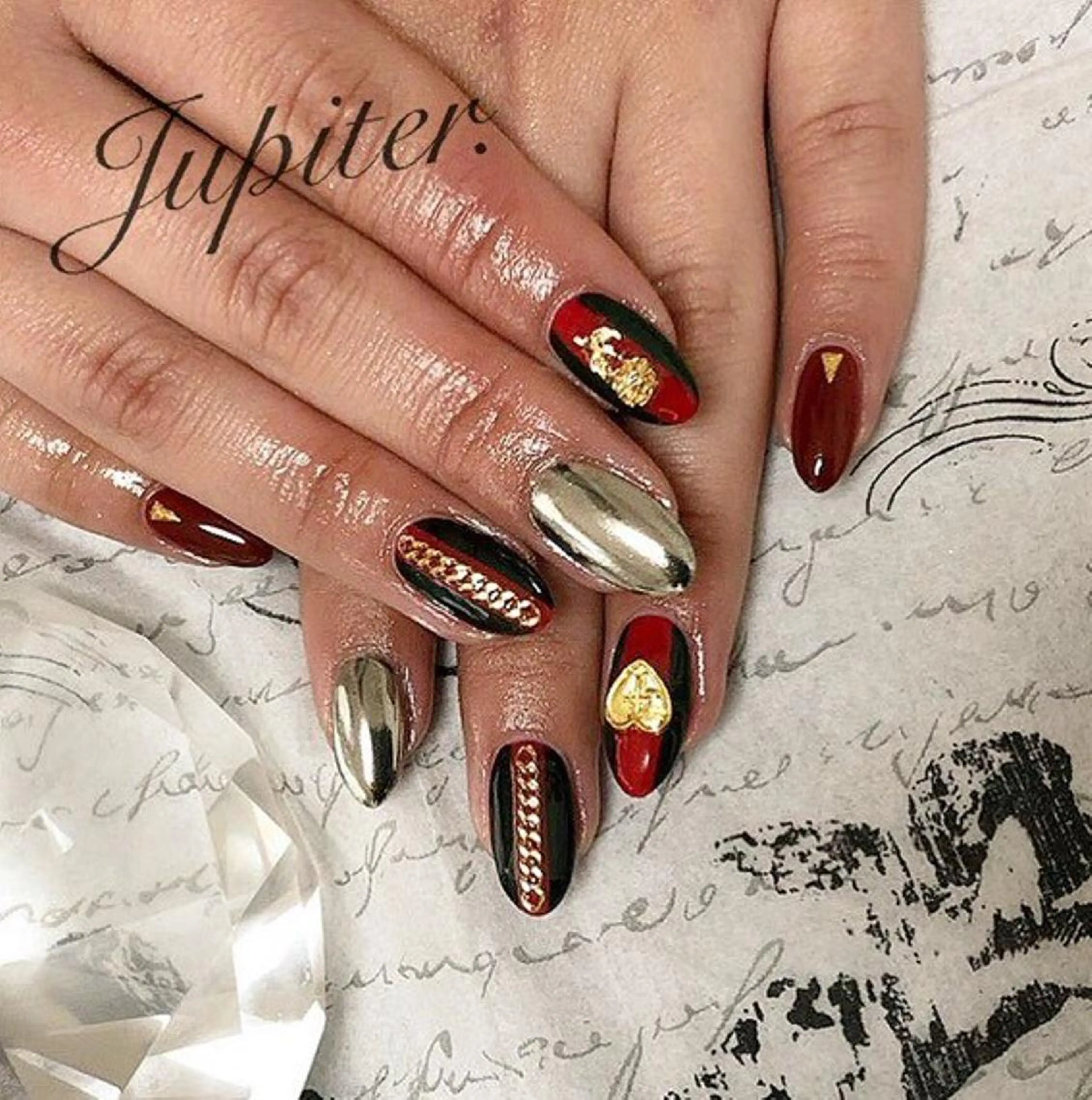 ネイル ハート ミラーネイル ハンドネイル PrivateSalon Jupiter所属・Jupiter .のネイルデザイン