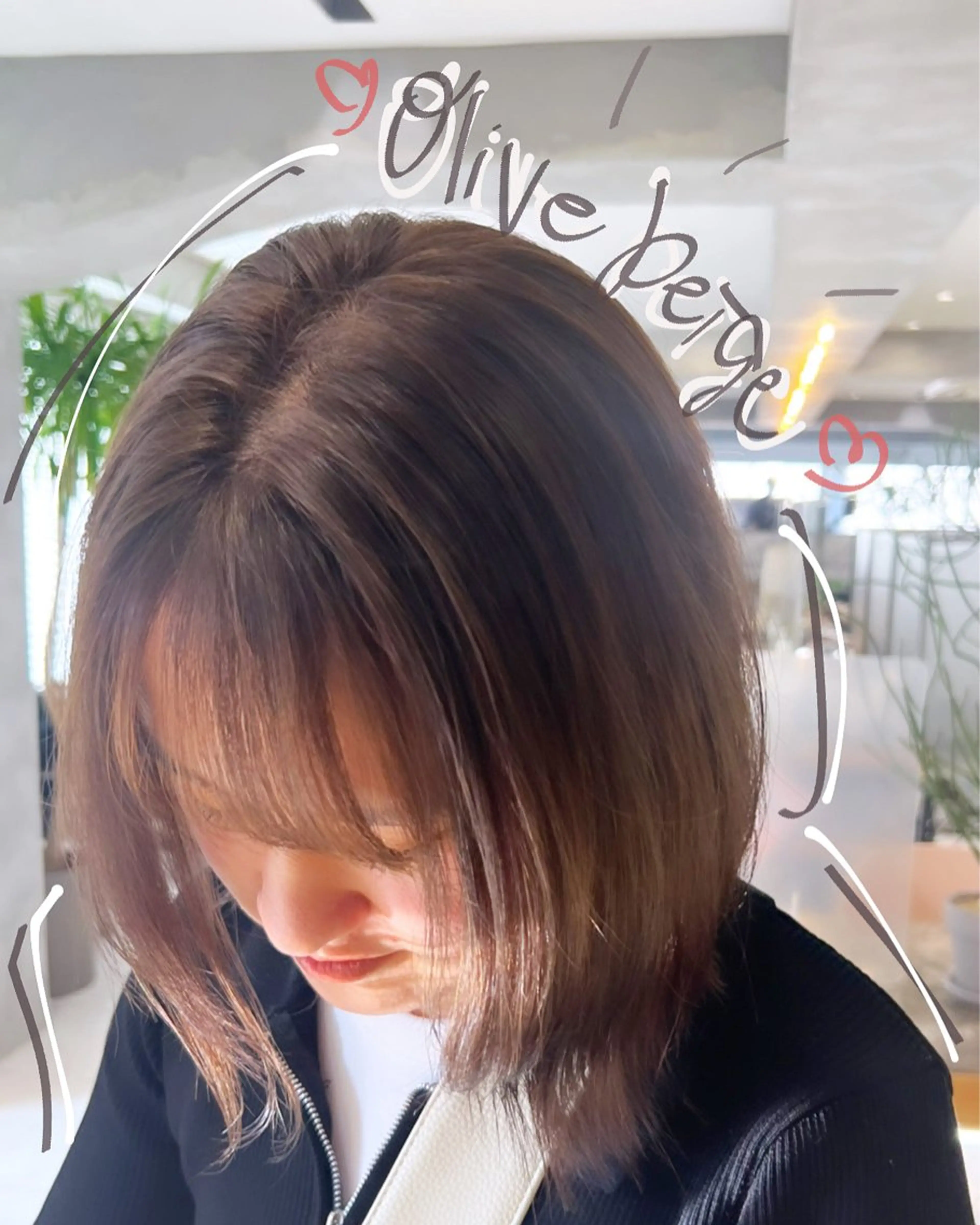 ショート カラー ベージュカラー オリーブベージュ ボブ 三上 恵里奈のヘアスタイル